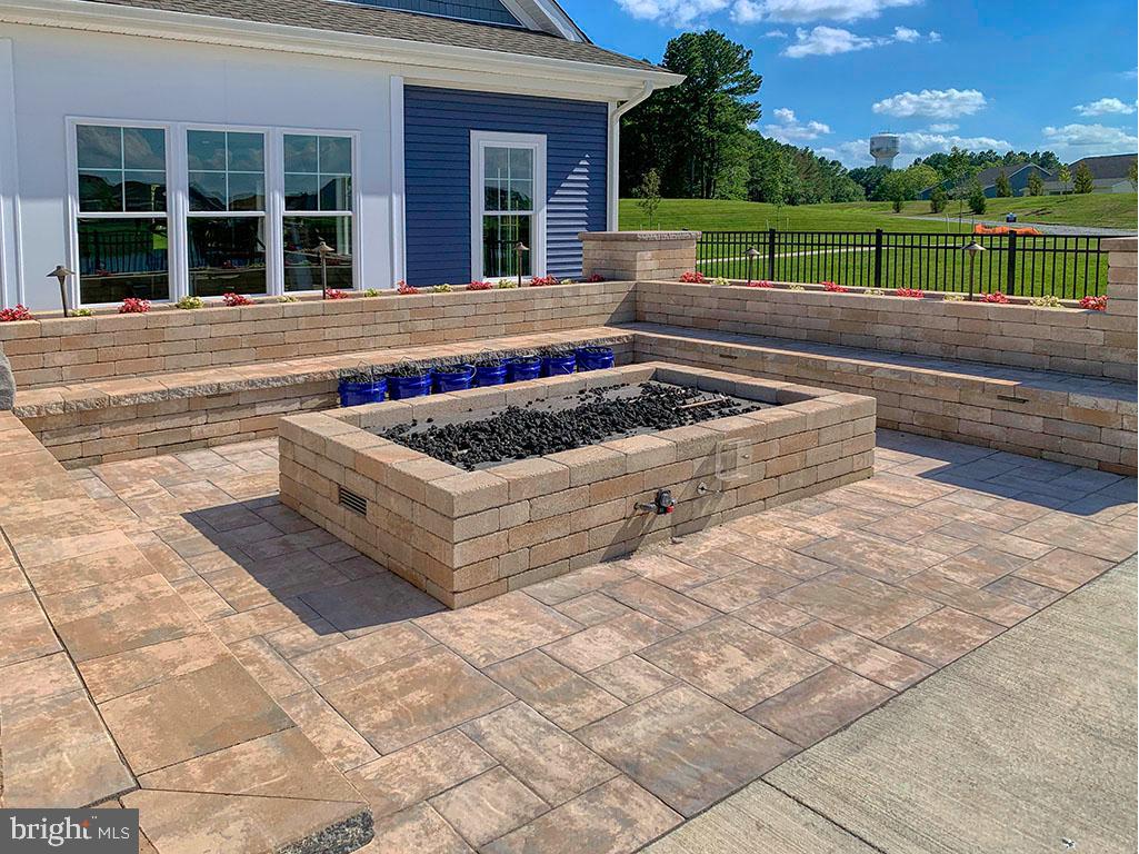 PENINSULA LAKES - Residential
