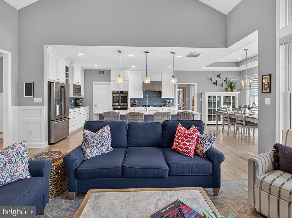 PENINSULA LAKES - Residential