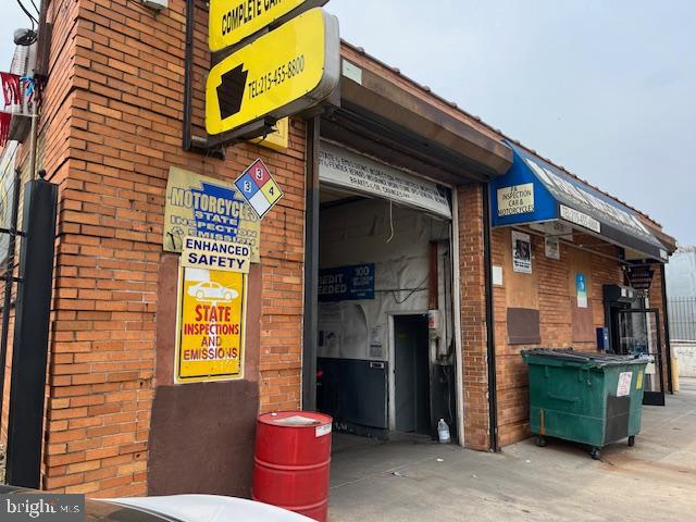 Well established body shop, State inspection station AND auto  repair business and building for sale.  There are two (2) large 12'  over head doors on either side of a 300 square foot office and two (2) bathrooms.  Sale includes two (2) auto lifts, a frame straightening machine, paint booth and paint mixing room.  Air compressor and welding machine also included.