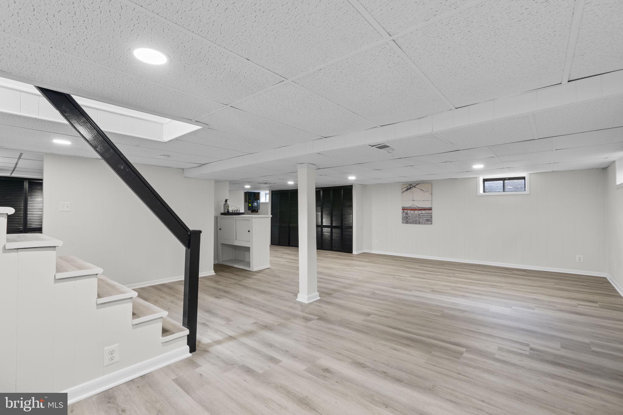 OAK CREST - Residential
