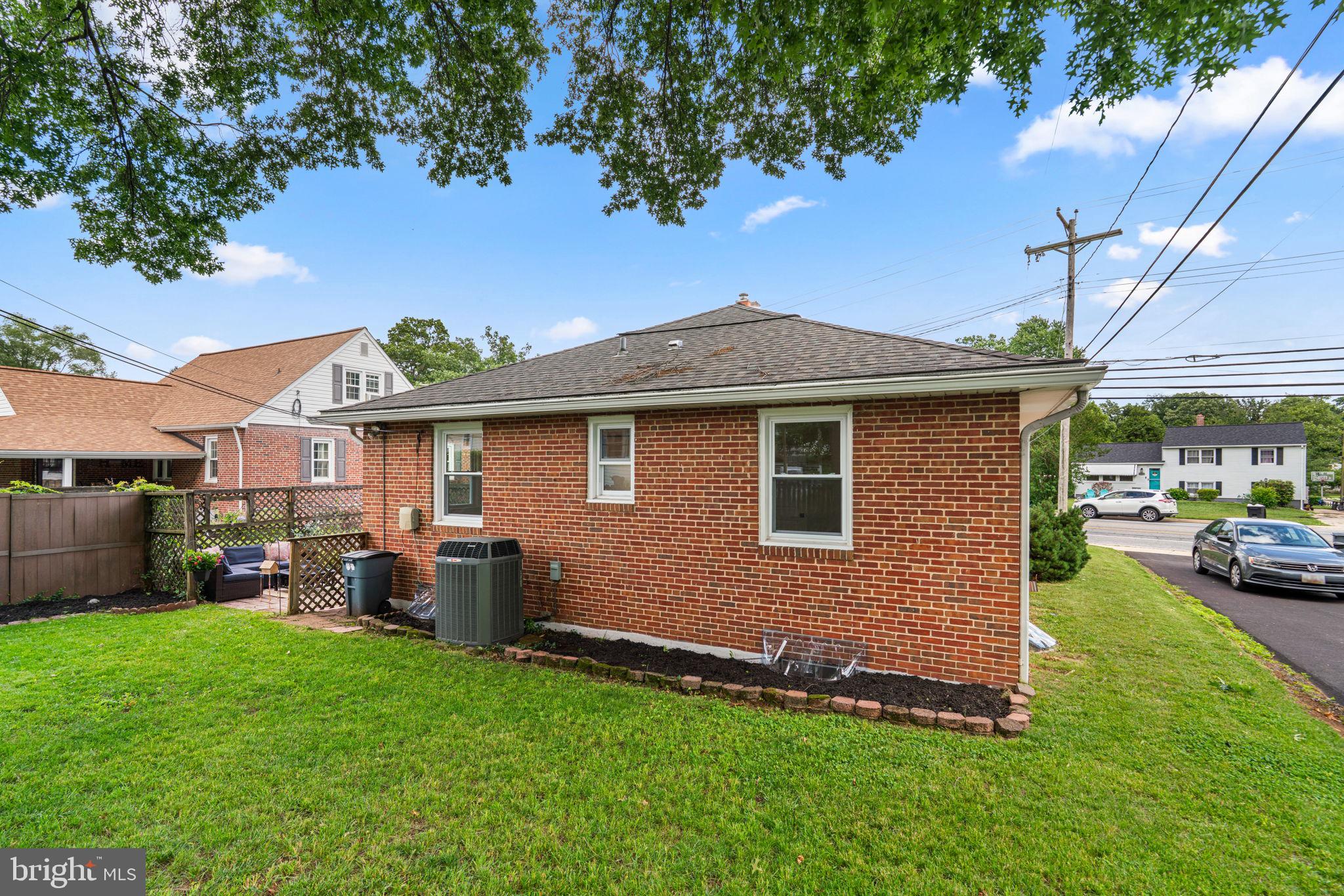 OAK CREST - Residential