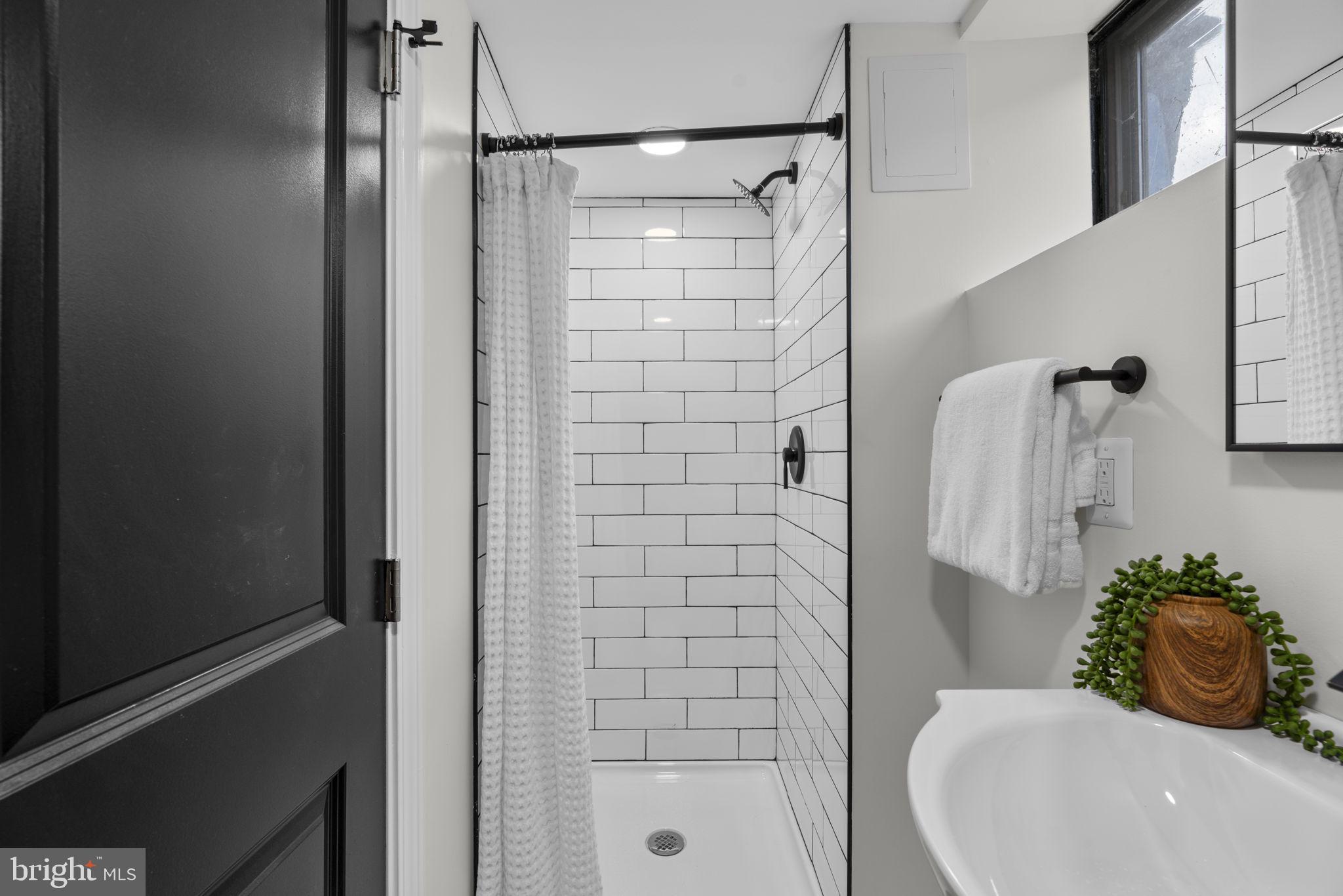 OAK CREST - Residential