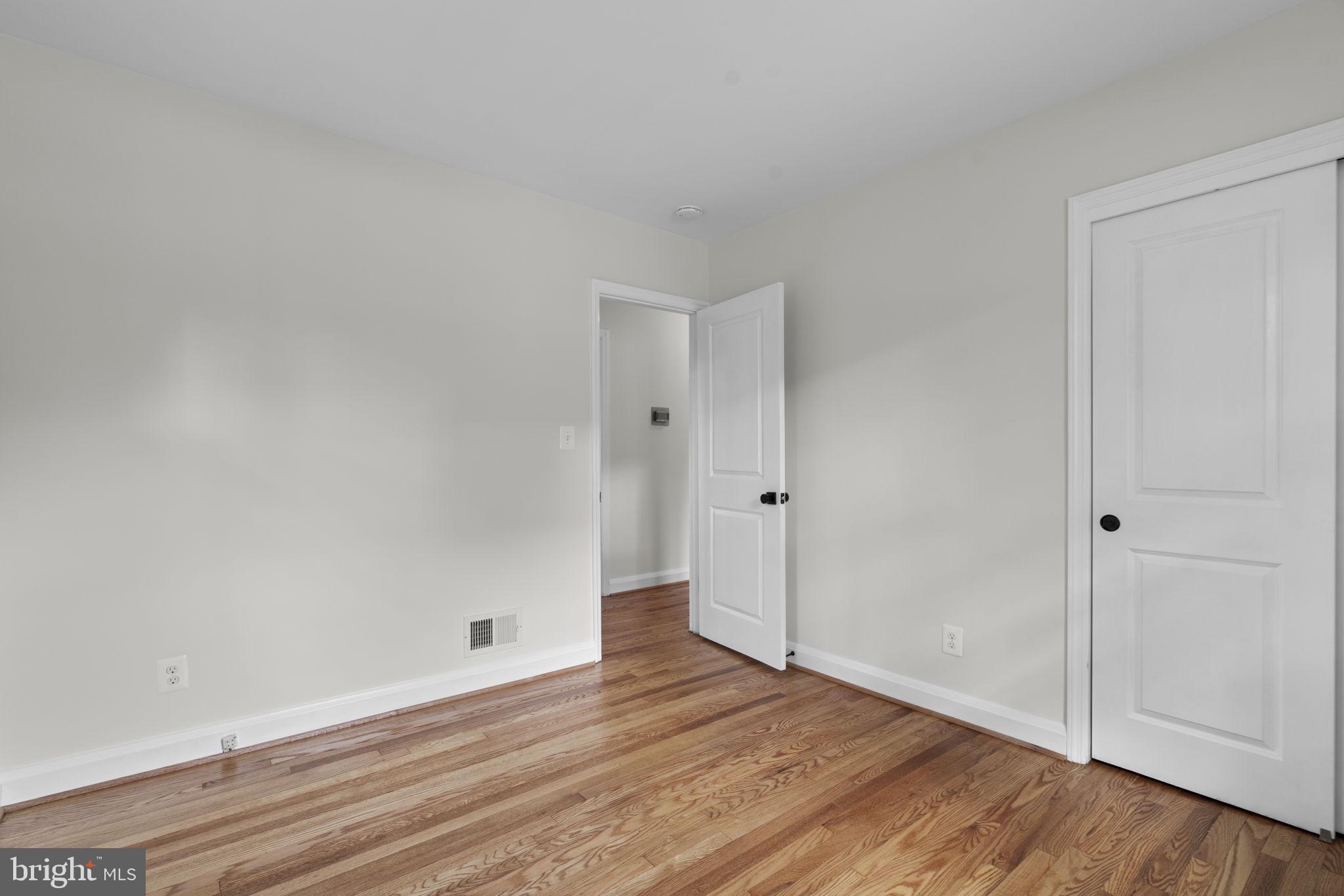 OAK CREST - Residential
