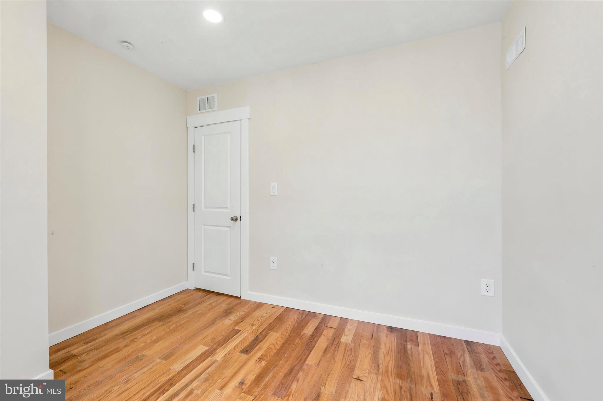 PHILADELPHIA (WEST) - Residential