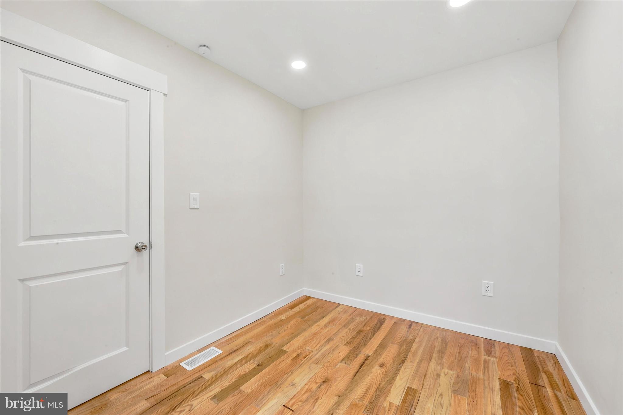 PHILADELPHIA (WEST) - Residential