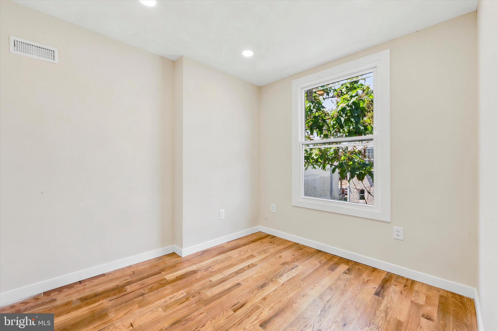 PHILADELPHIA (WEST) - Residential