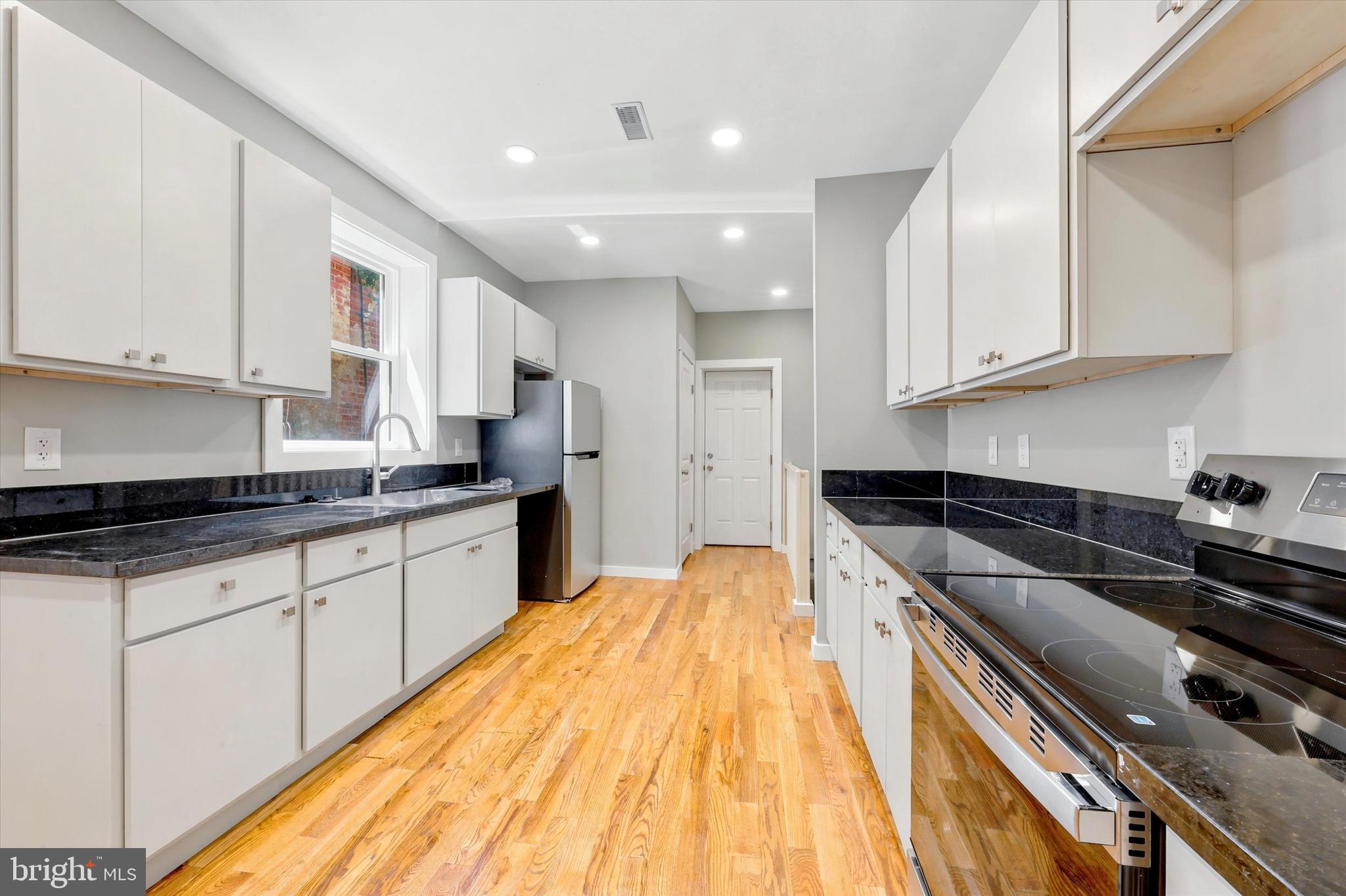 PHILADELPHIA (WEST) - Residential