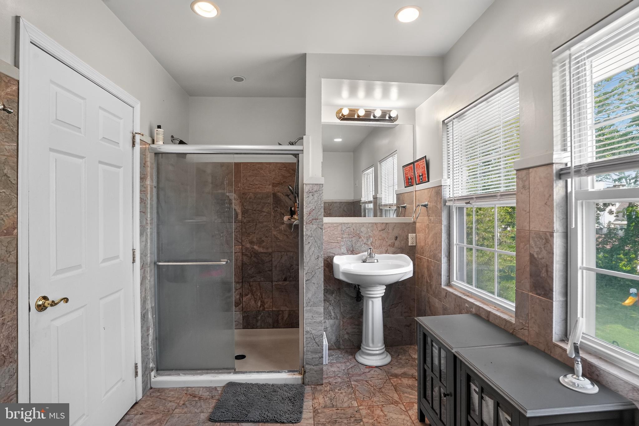 YEADON - Residential