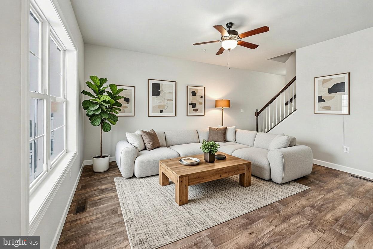 WOODLAND HILLS - Residential