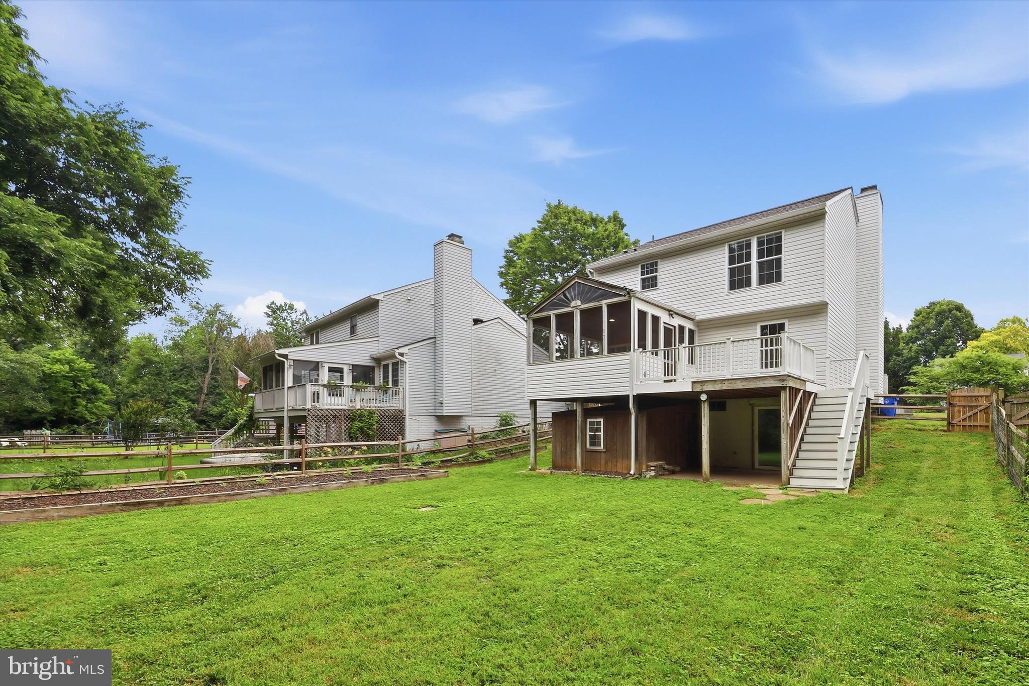 ROBIN MEADOWS - Residential