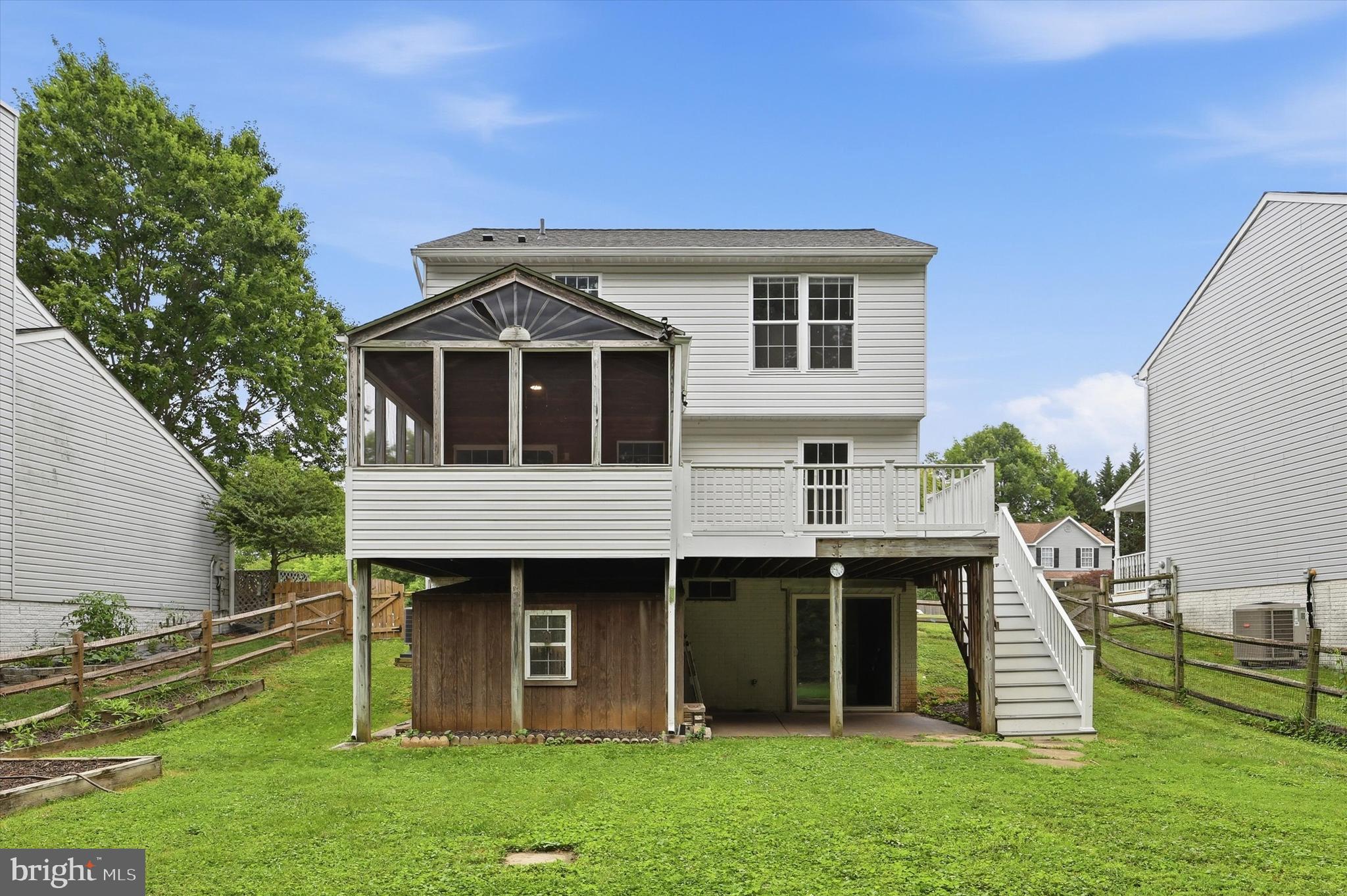 ROBIN MEADOWS - Residential