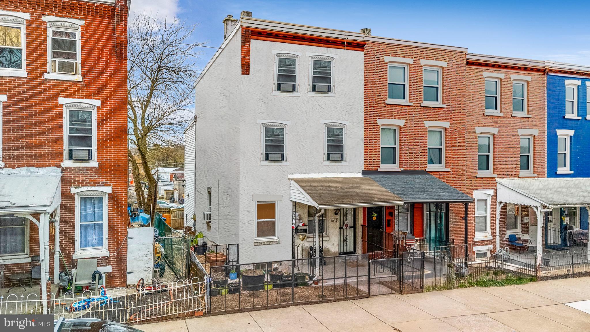NORRISTOWN - Residential