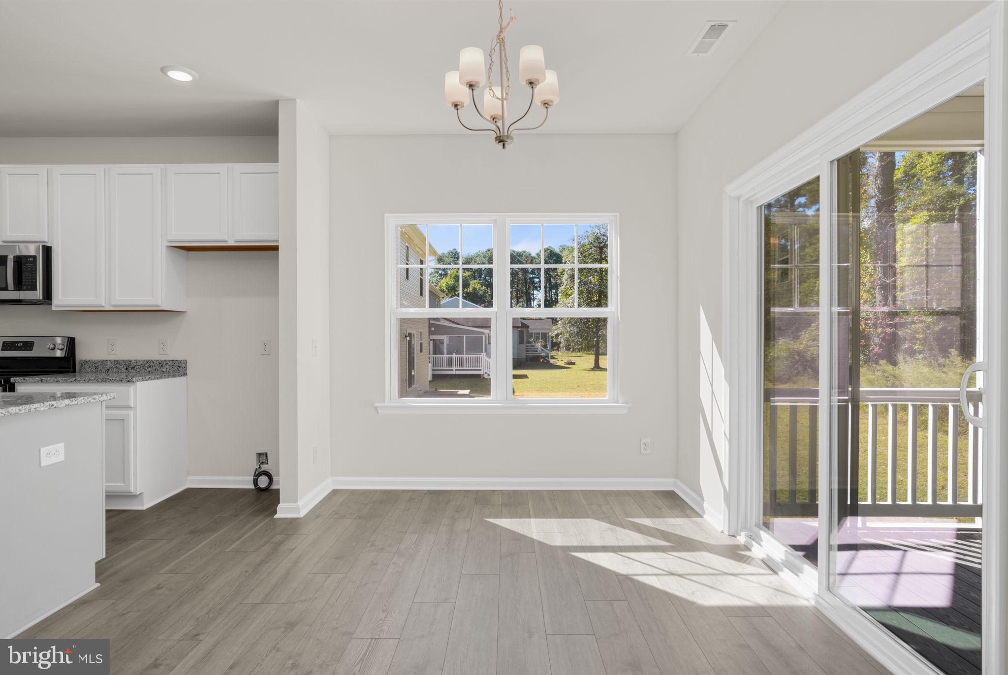 CAPTAIN'S COVE - Residential