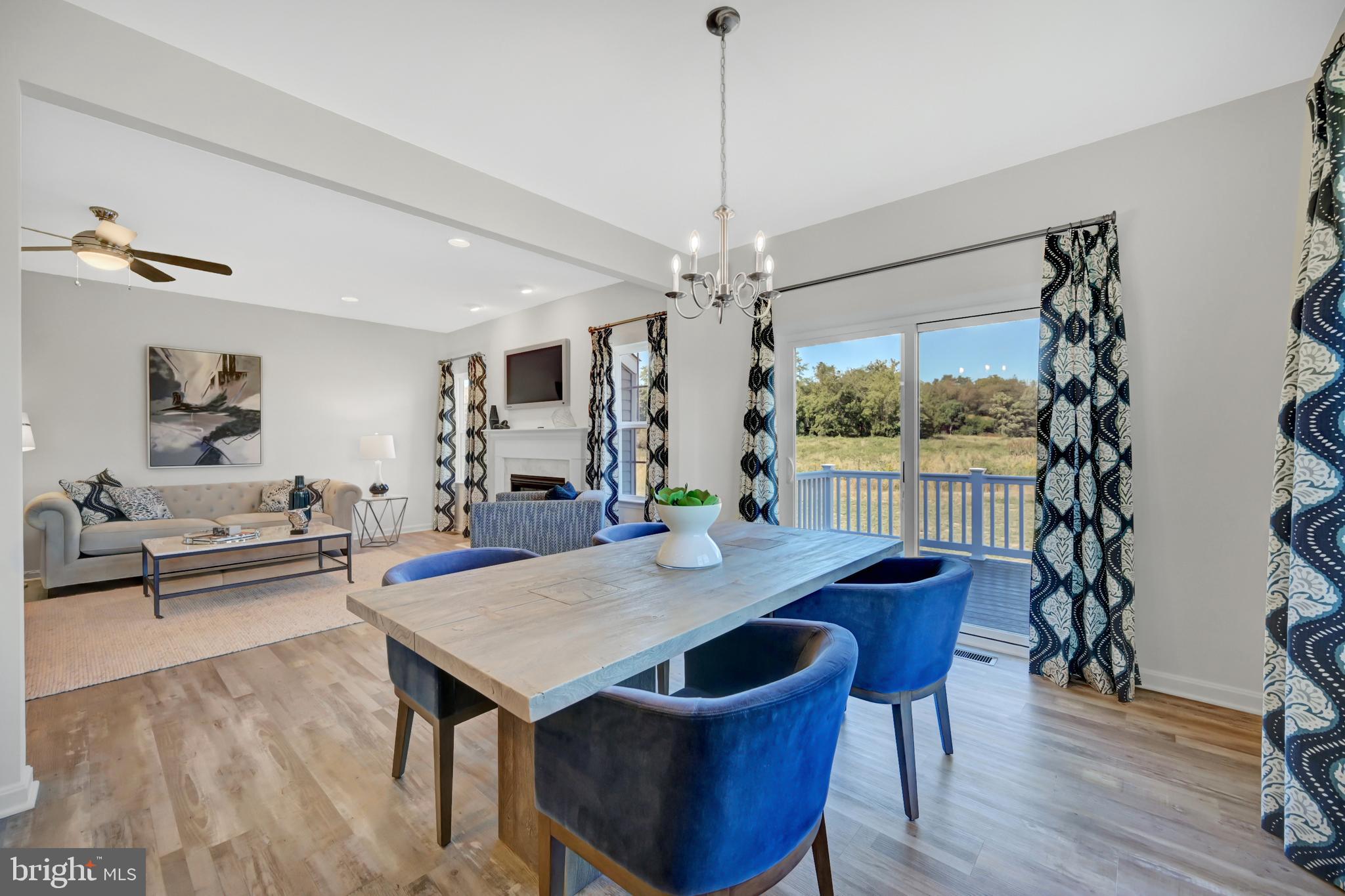CAPTAIN'S COVE - Residential