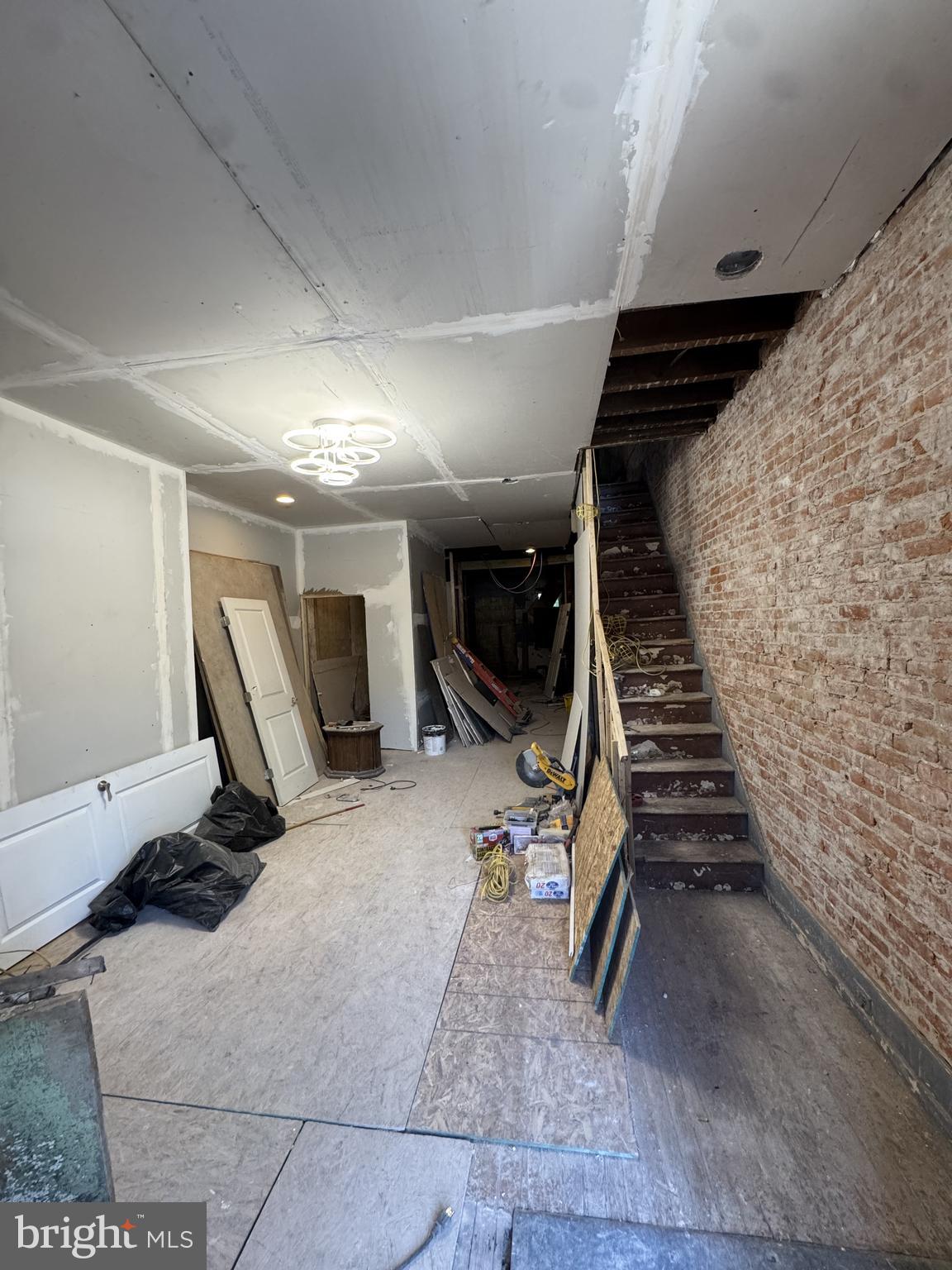 STRAWBERRY MANSION - Residential