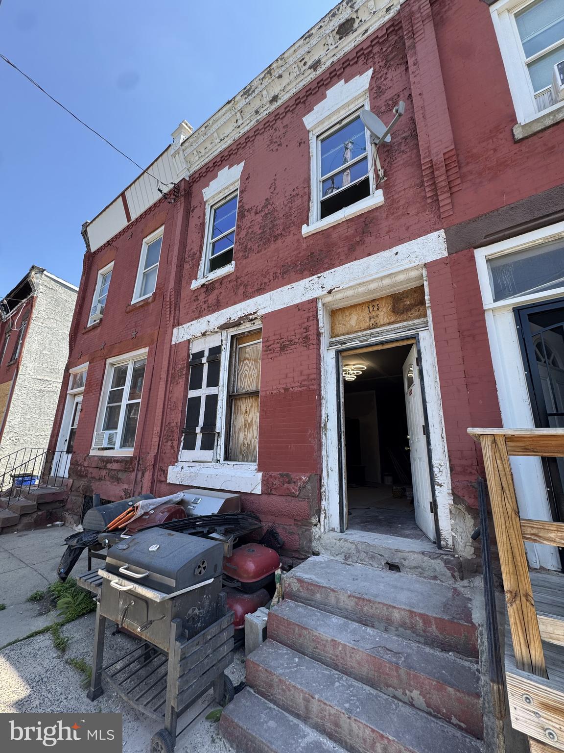 STRAWBERRY MANSION - Residential