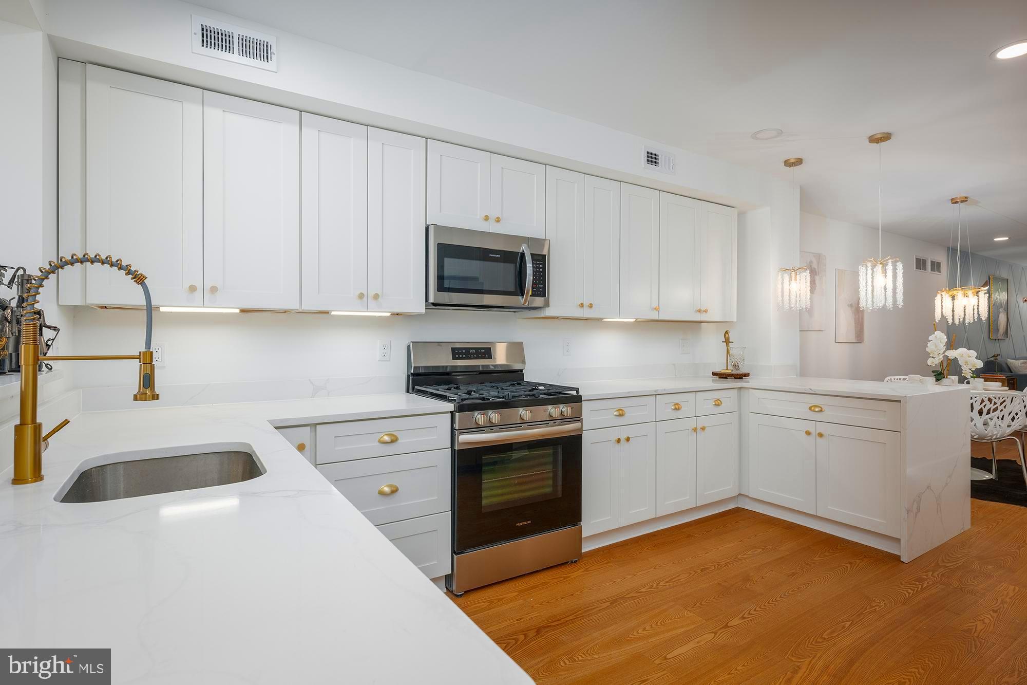HIGHLANDTOWN - Residential