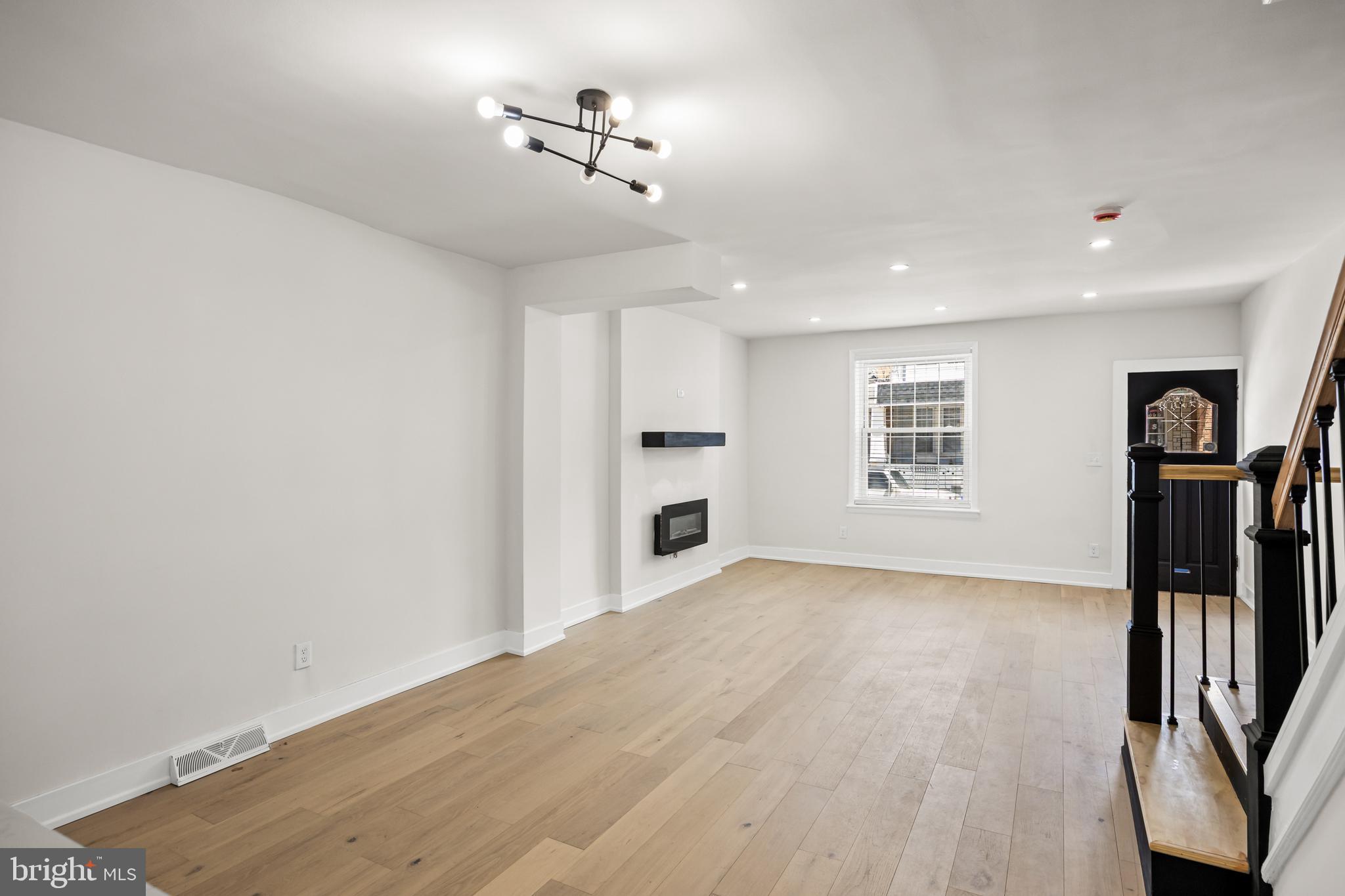 PORT RICHMOND - Residential