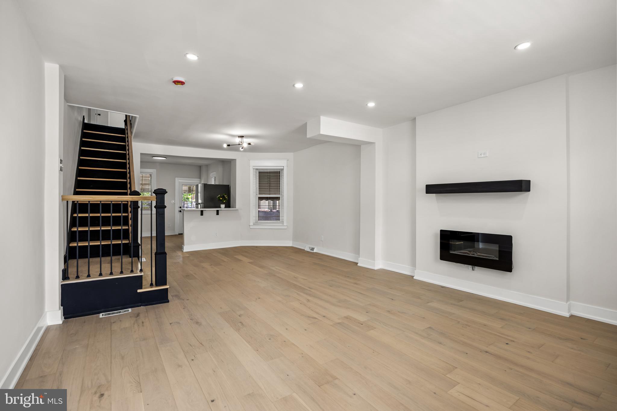 PORT RICHMOND - Residential
