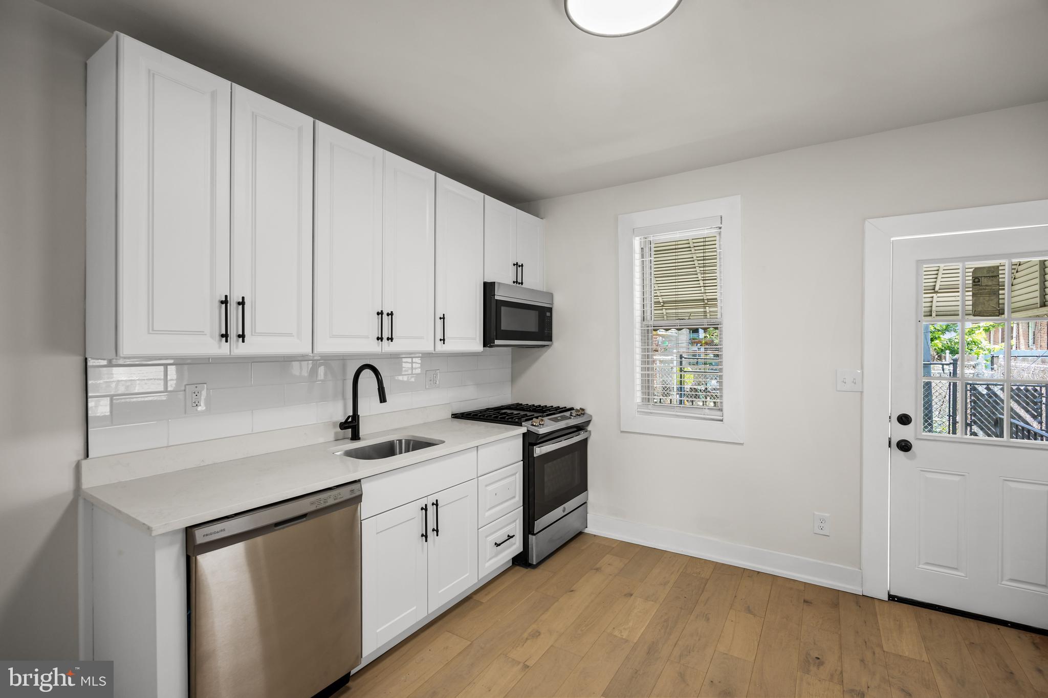 PORT RICHMOND - Residential