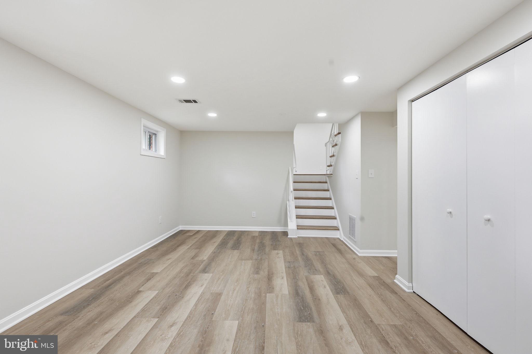 KEMP MILL HILLS - Residential