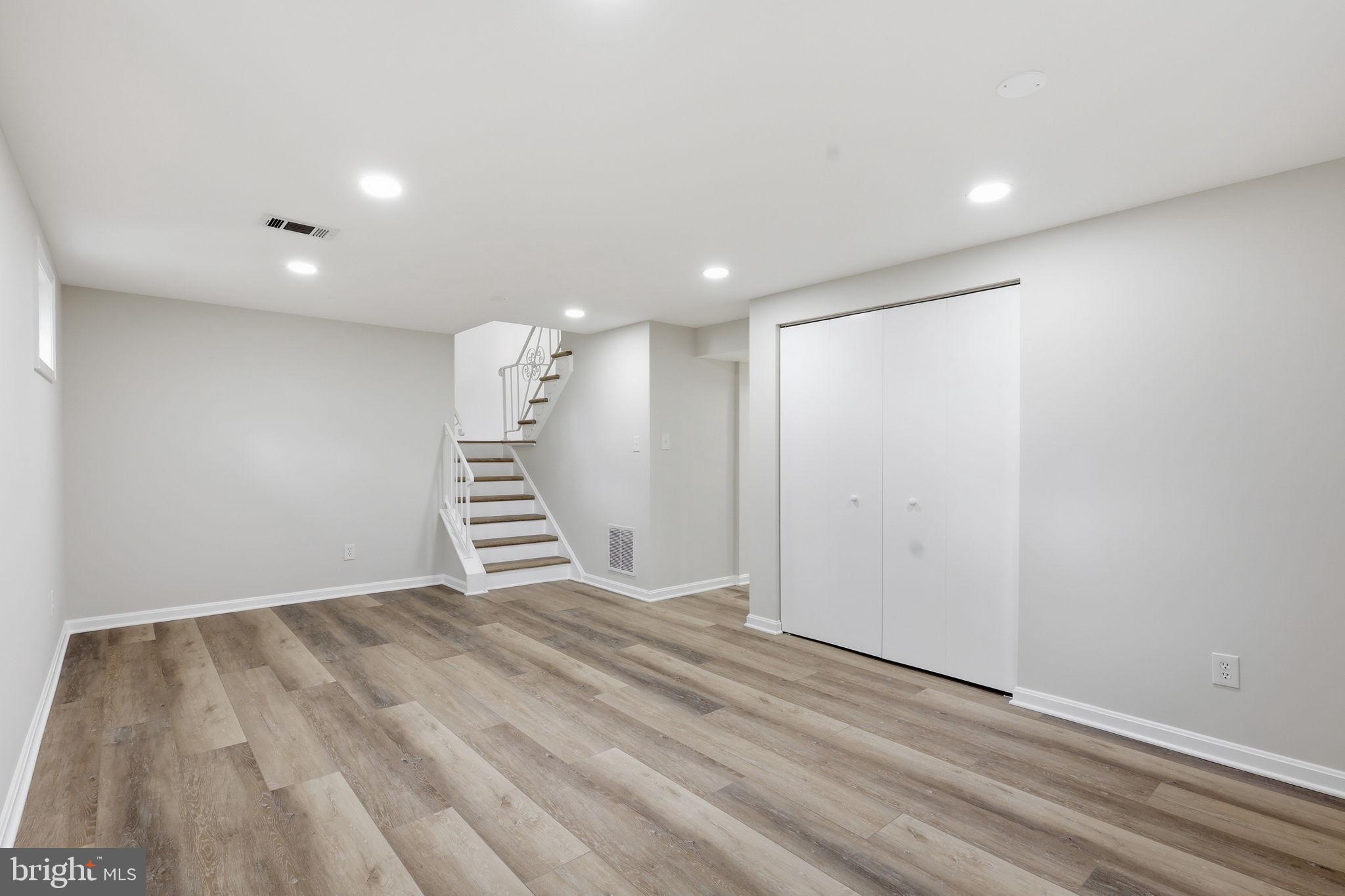 KEMP MILL HILLS - Residential