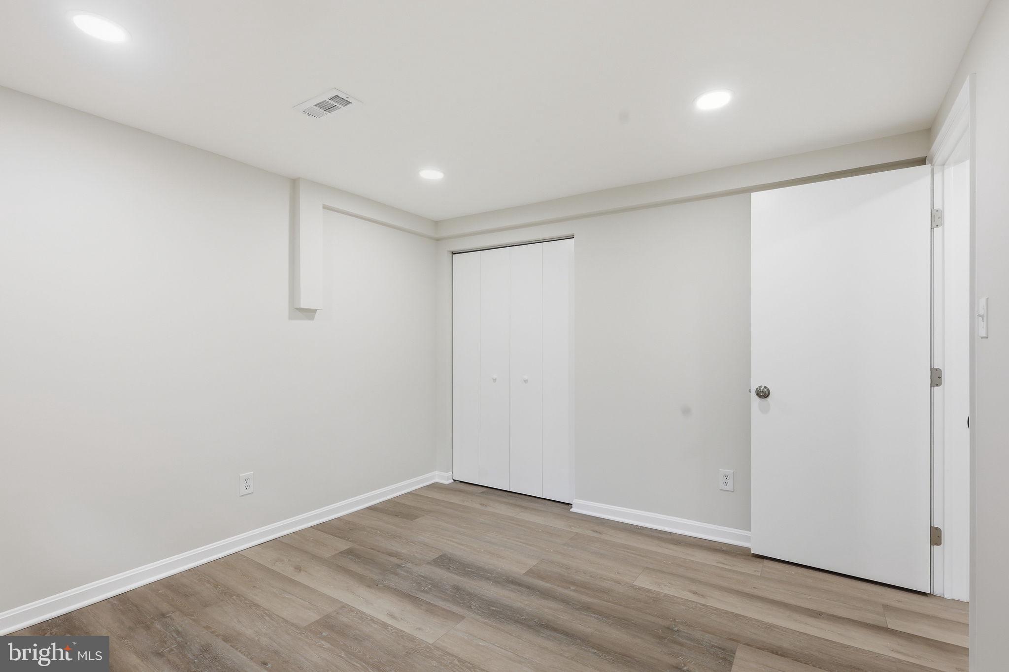 KEMP MILL HILLS - Residential