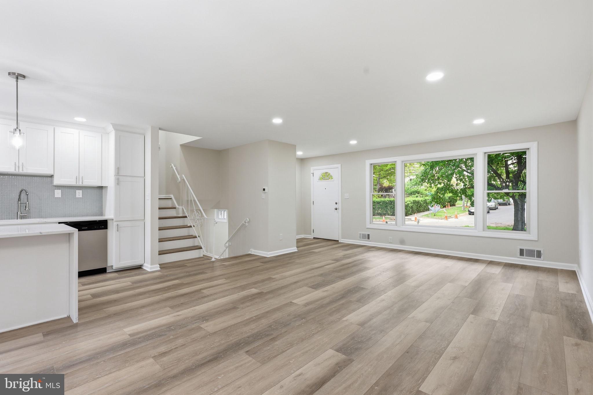 KEMP MILL HILLS - Residential