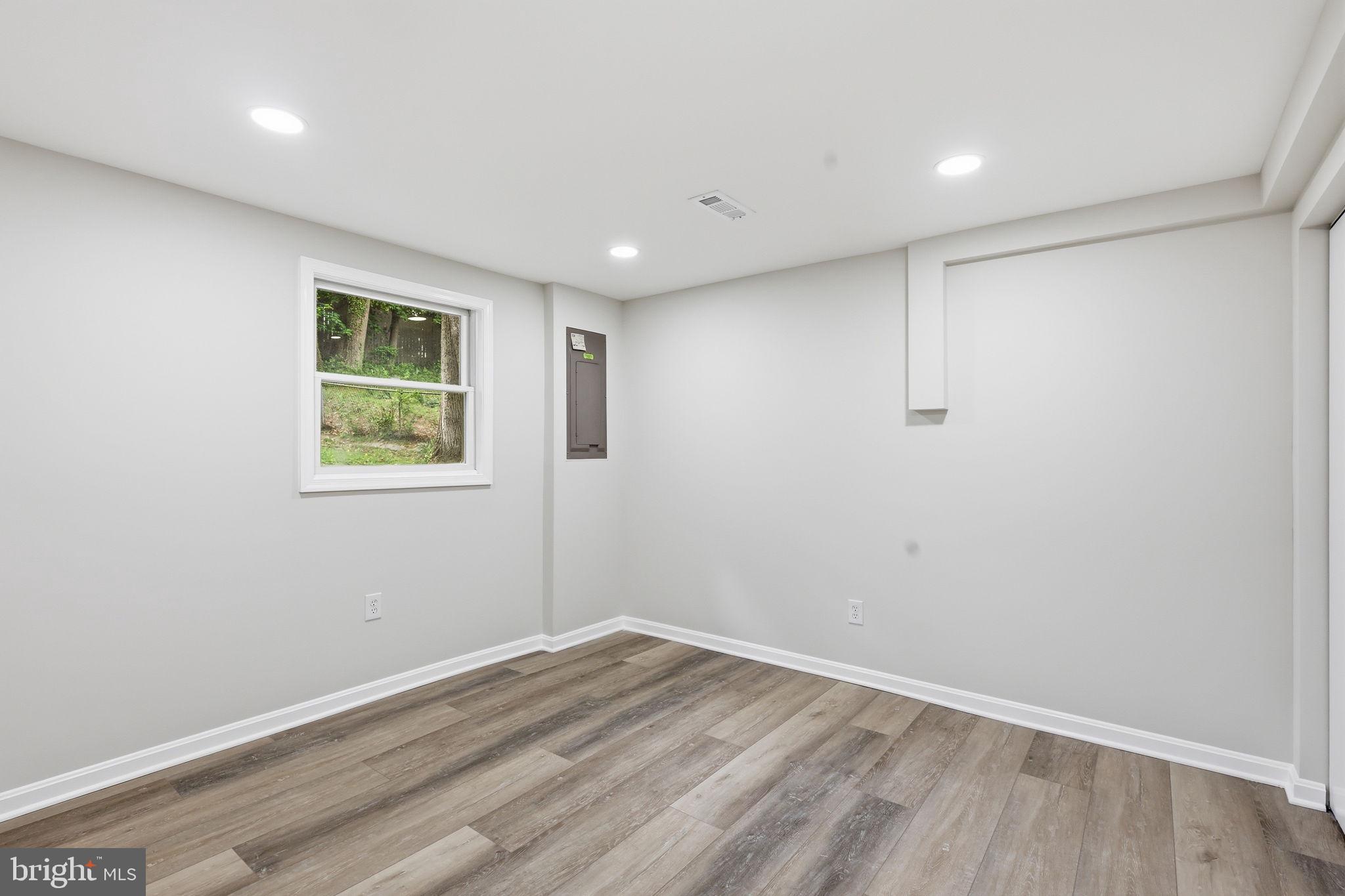 KEMP MILL HILLS - Residential