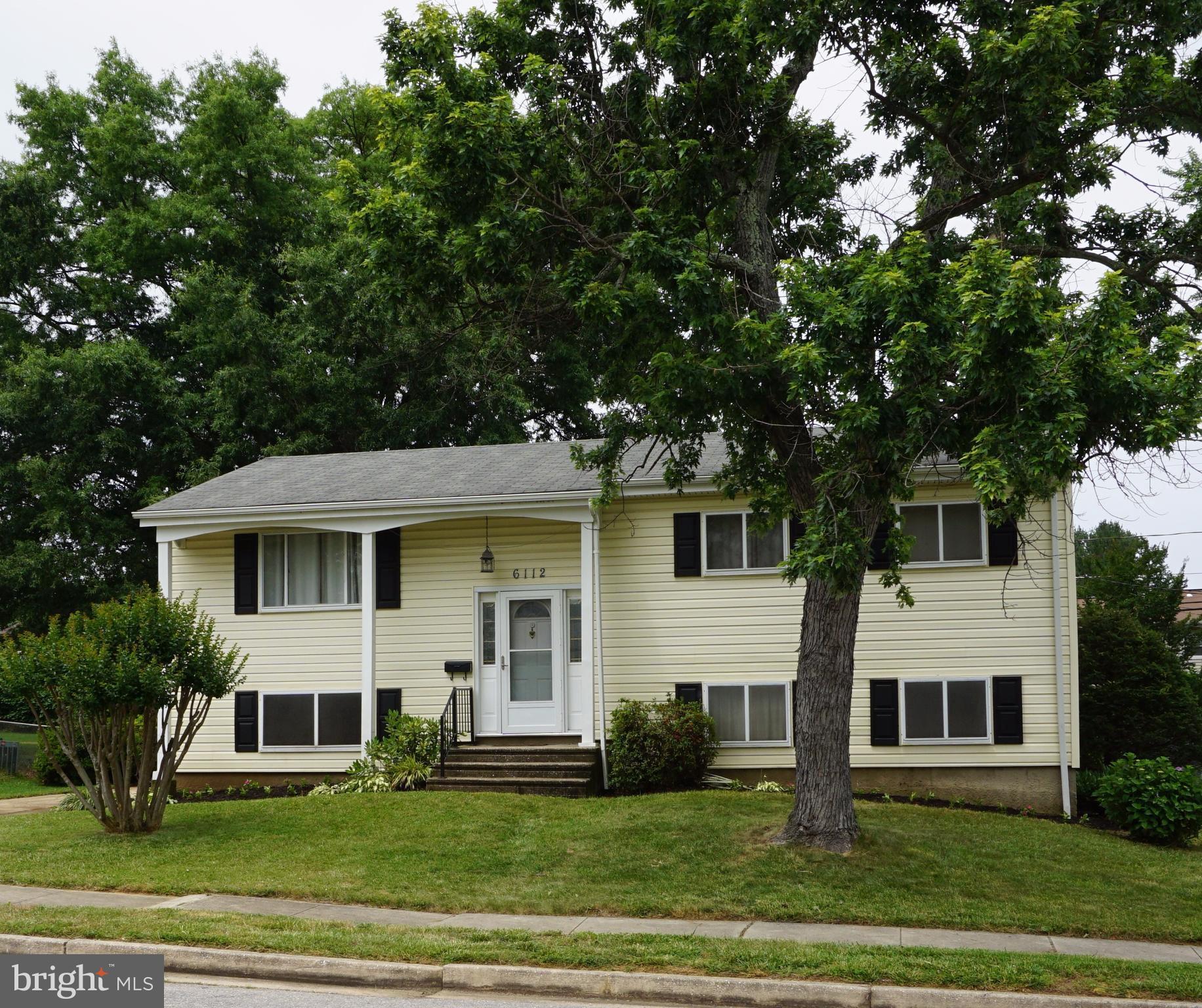 ***UPDATED HOME, MOVE IN CONDITION WAITING FOR YOU***WELCOMING ENTRANCE WITH GORGEOUS HARDWOOD  FLOORING ON THE UPPER LEVEL AND NEW CARPET IN THE HUGE FAMILY ROOM*EXTERIOR OFFERS LARGE COVERED DECK OVERLOOKING SPACIOUS BACKYARD*HURRY THIS PROPERTY WON'T LAST LONG*