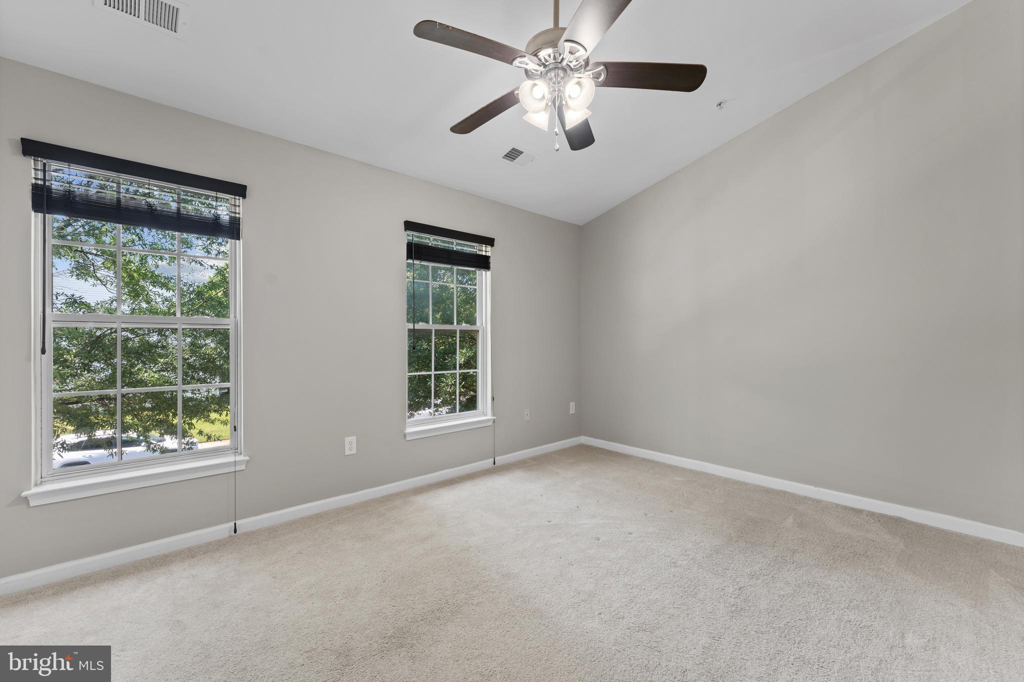 SEVEN OAKS - Residential