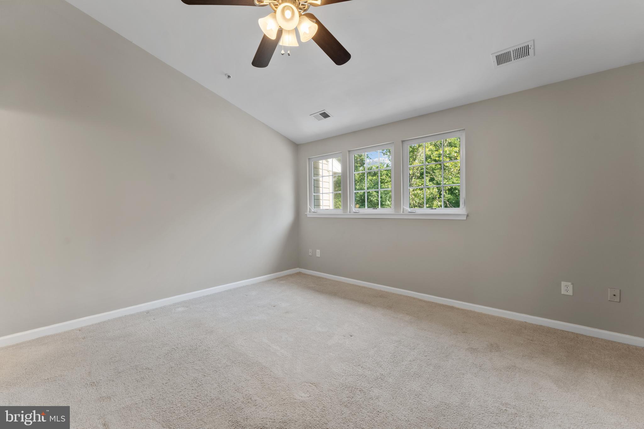SEVEN OAKS - Residential