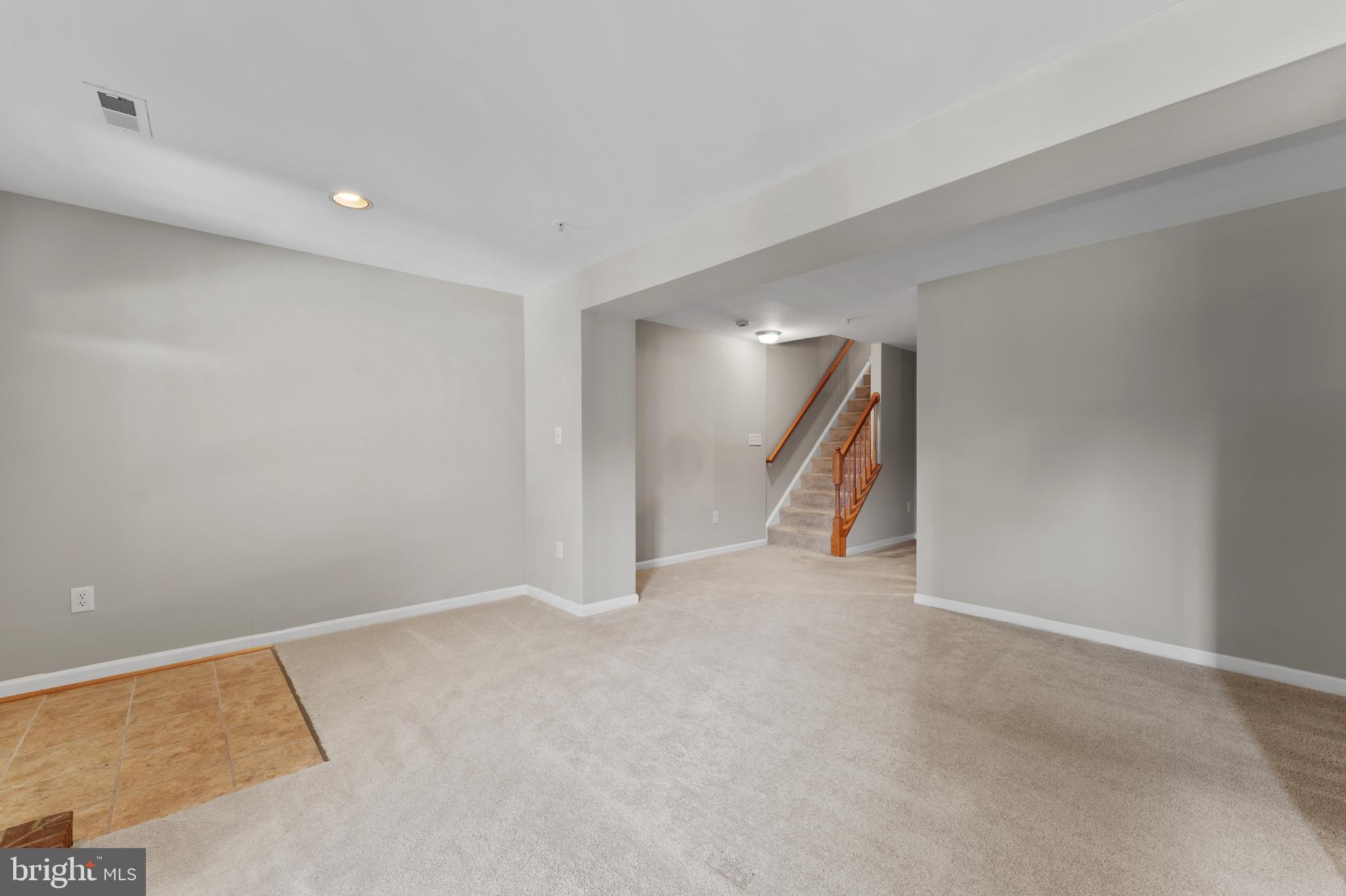 SEVEN OAKS - Residential