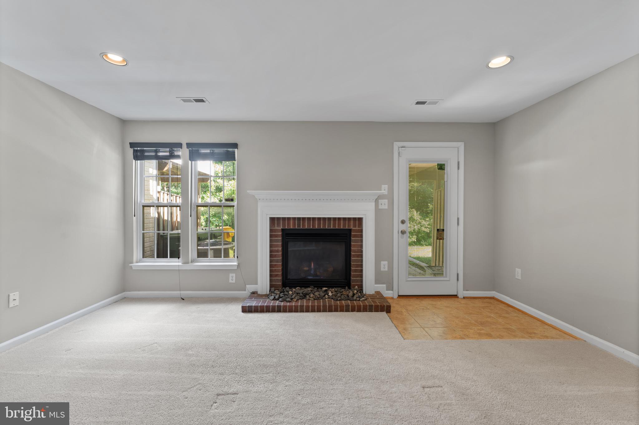 SEVEN OAKS - Residential
