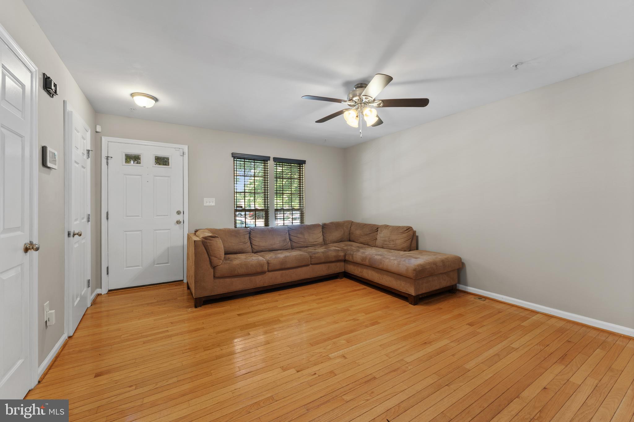 SEVEN OAKS - Residential