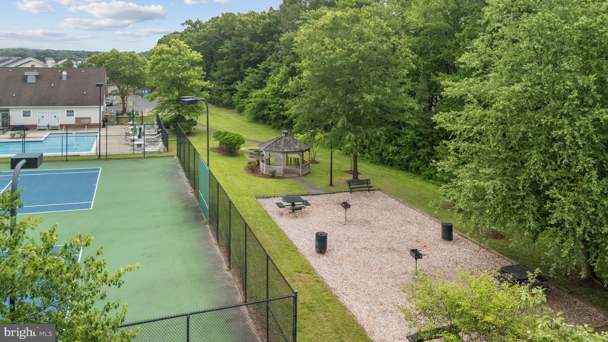 SEVEN OAKS - Residential