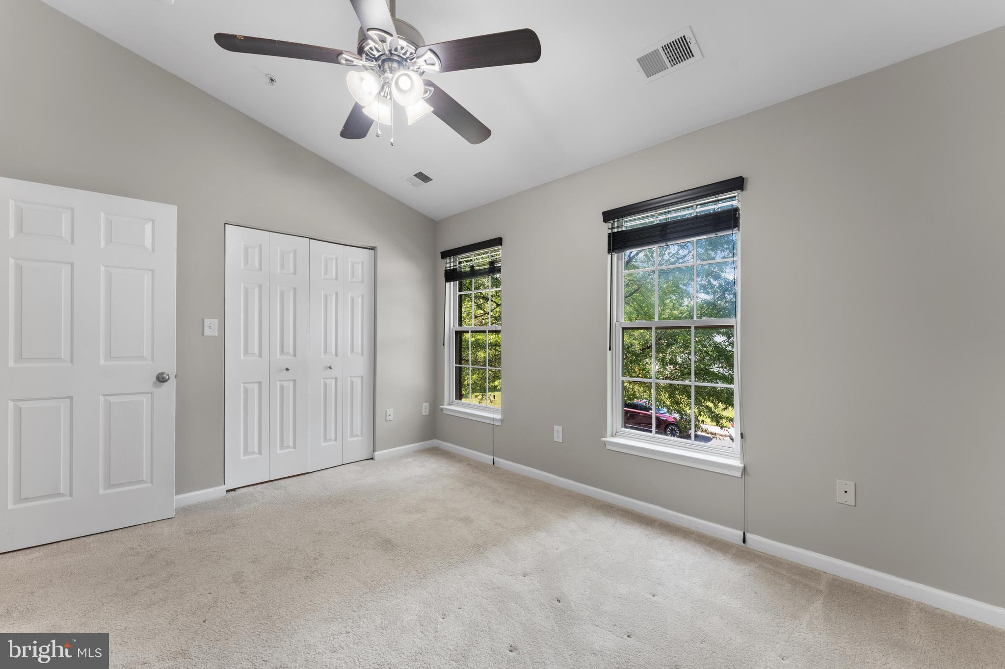 SEVEN OAKS - Residential