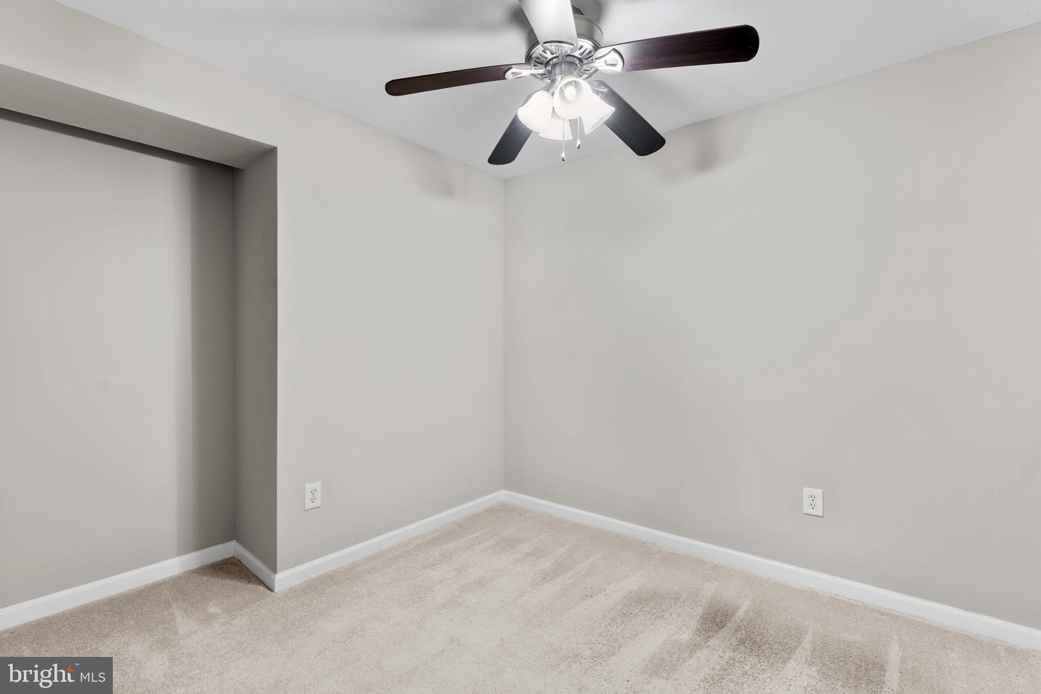 SEVEN OAKS - Residential