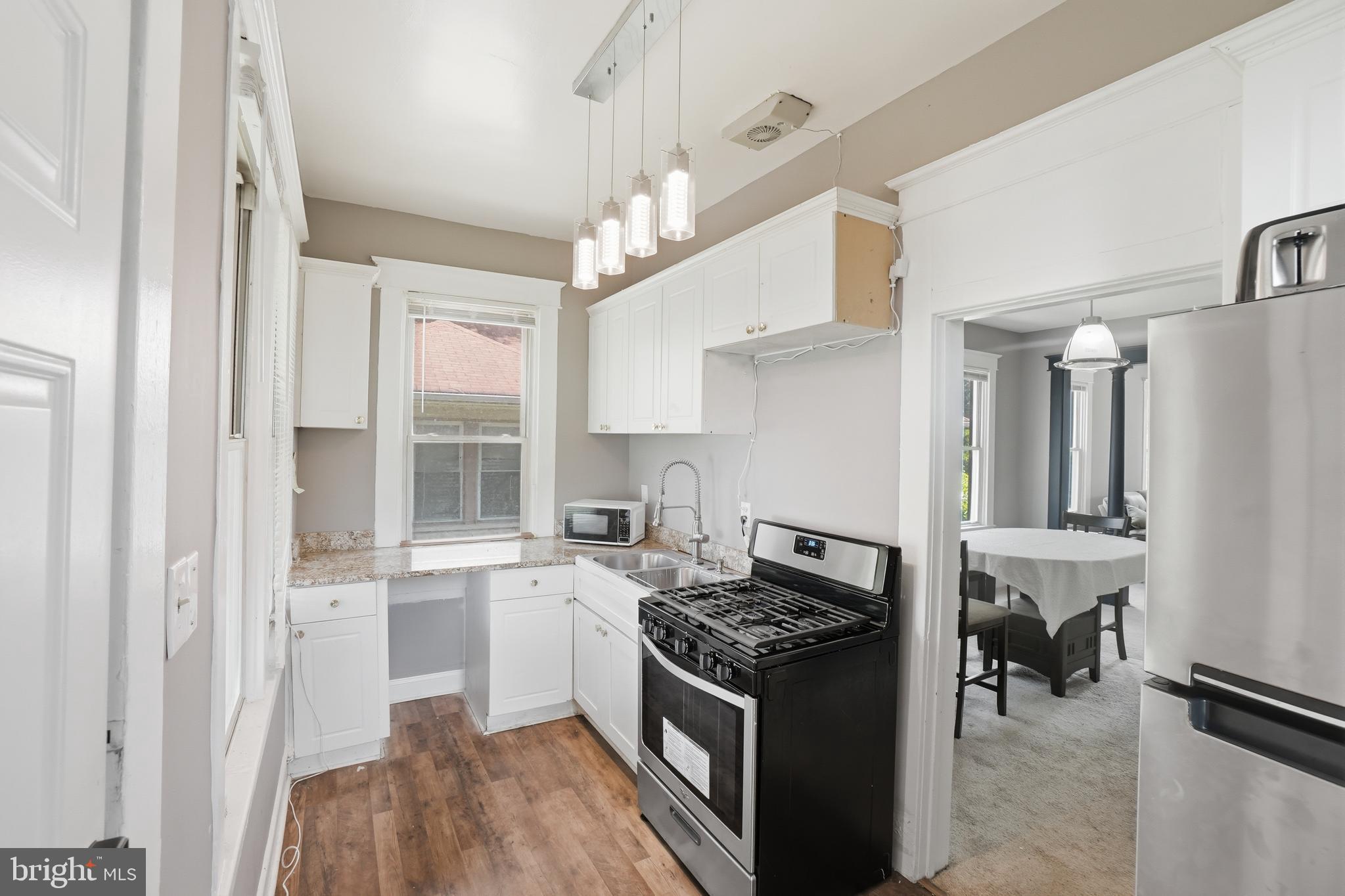 BROOKLYN PARK - Commercial Sale
