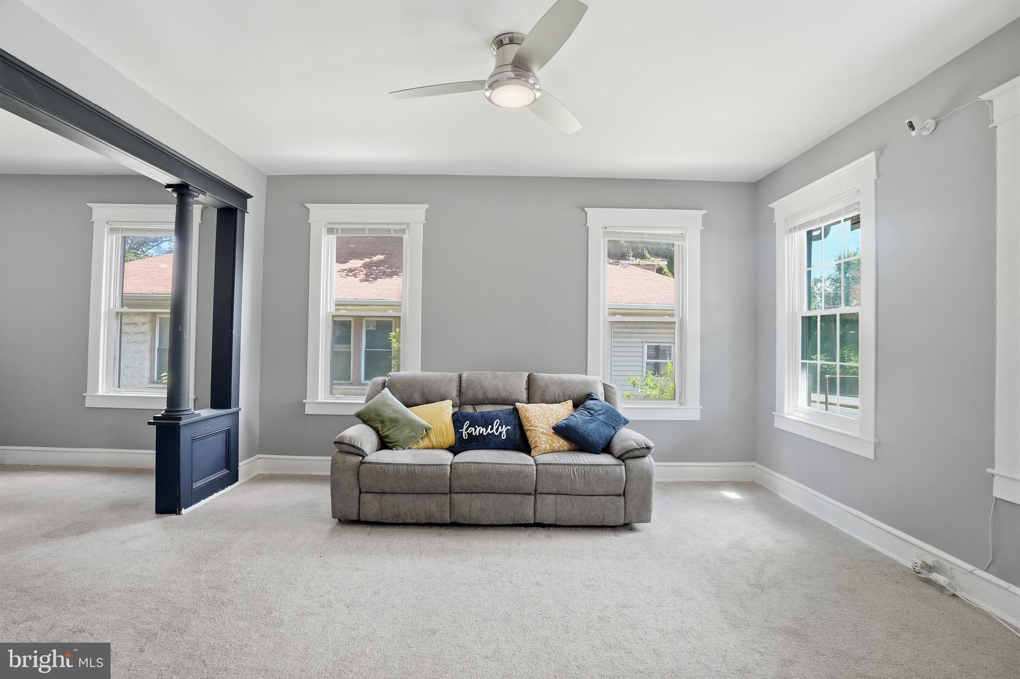 BROOKLYN PARK - Commercial Sale