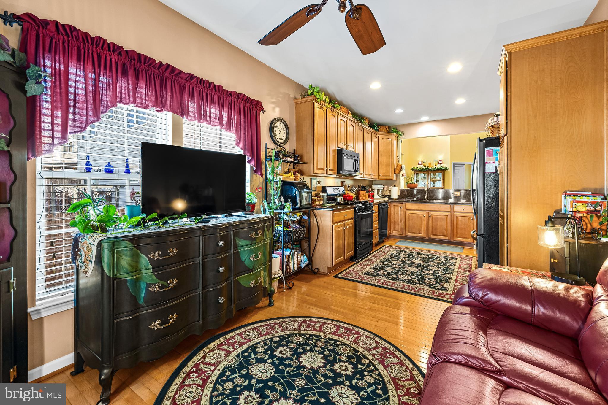 OAK HILLS - Residential