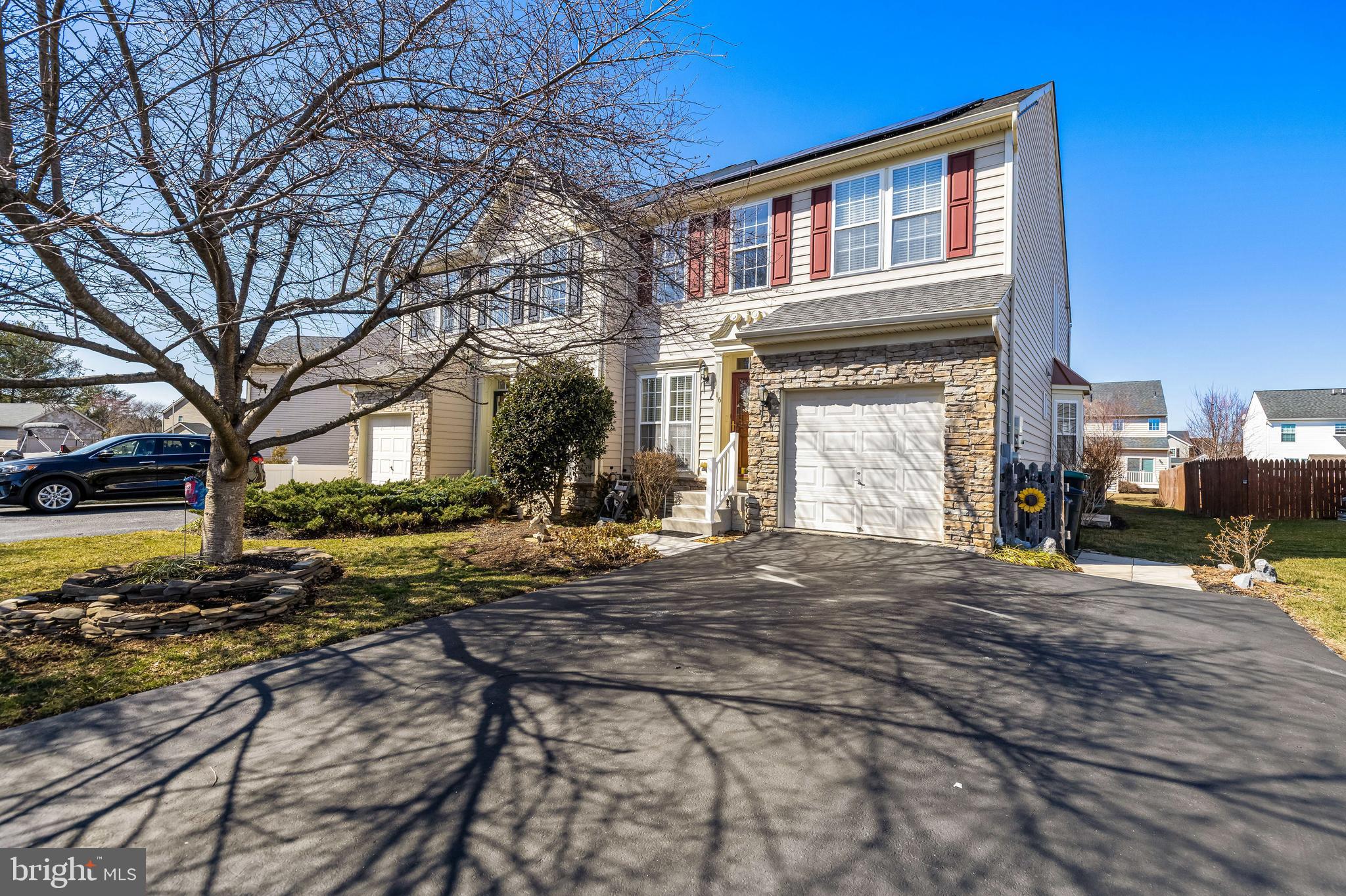 OAK HILLS - Residential