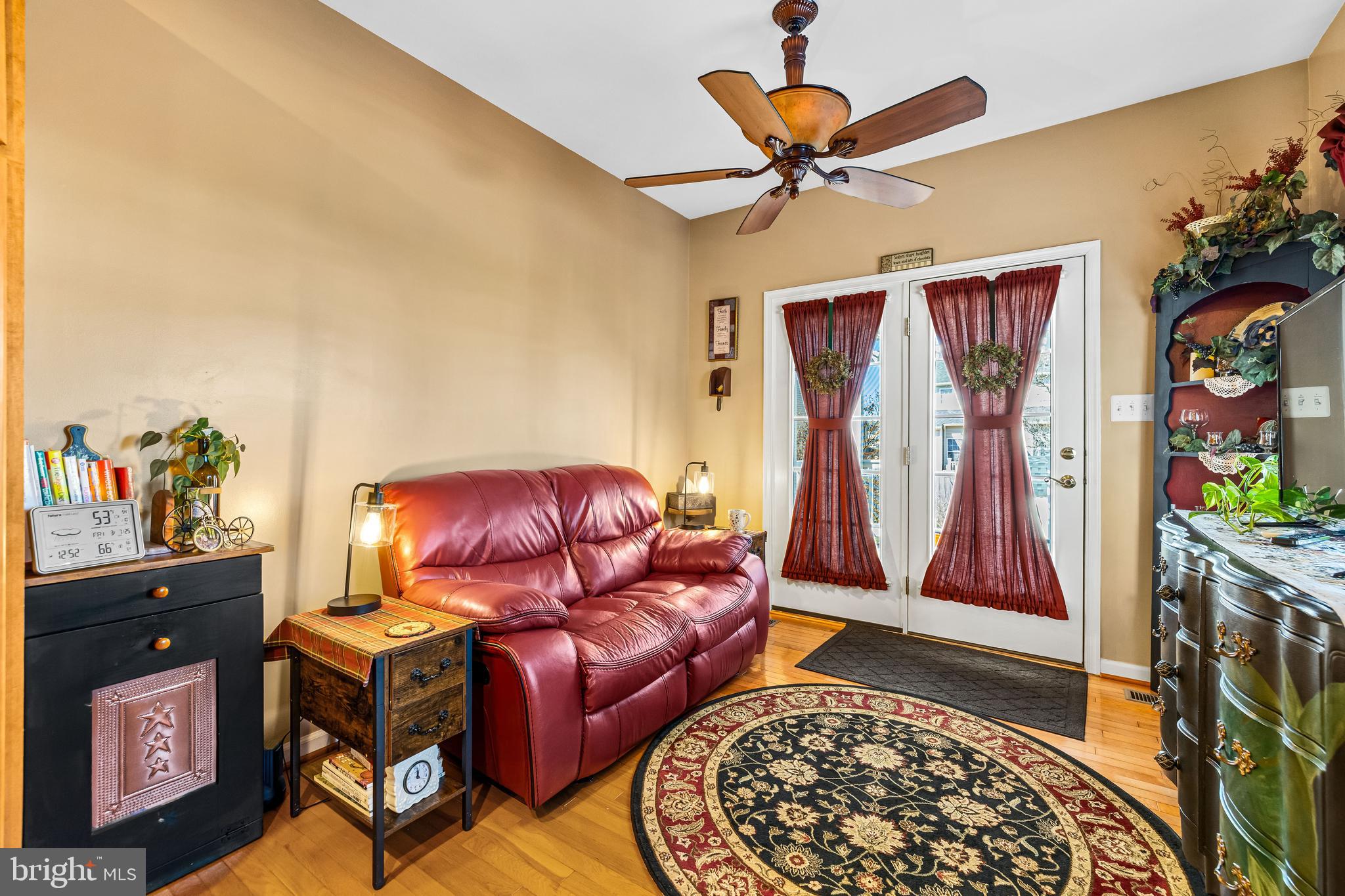 OAK HILLS - Residential