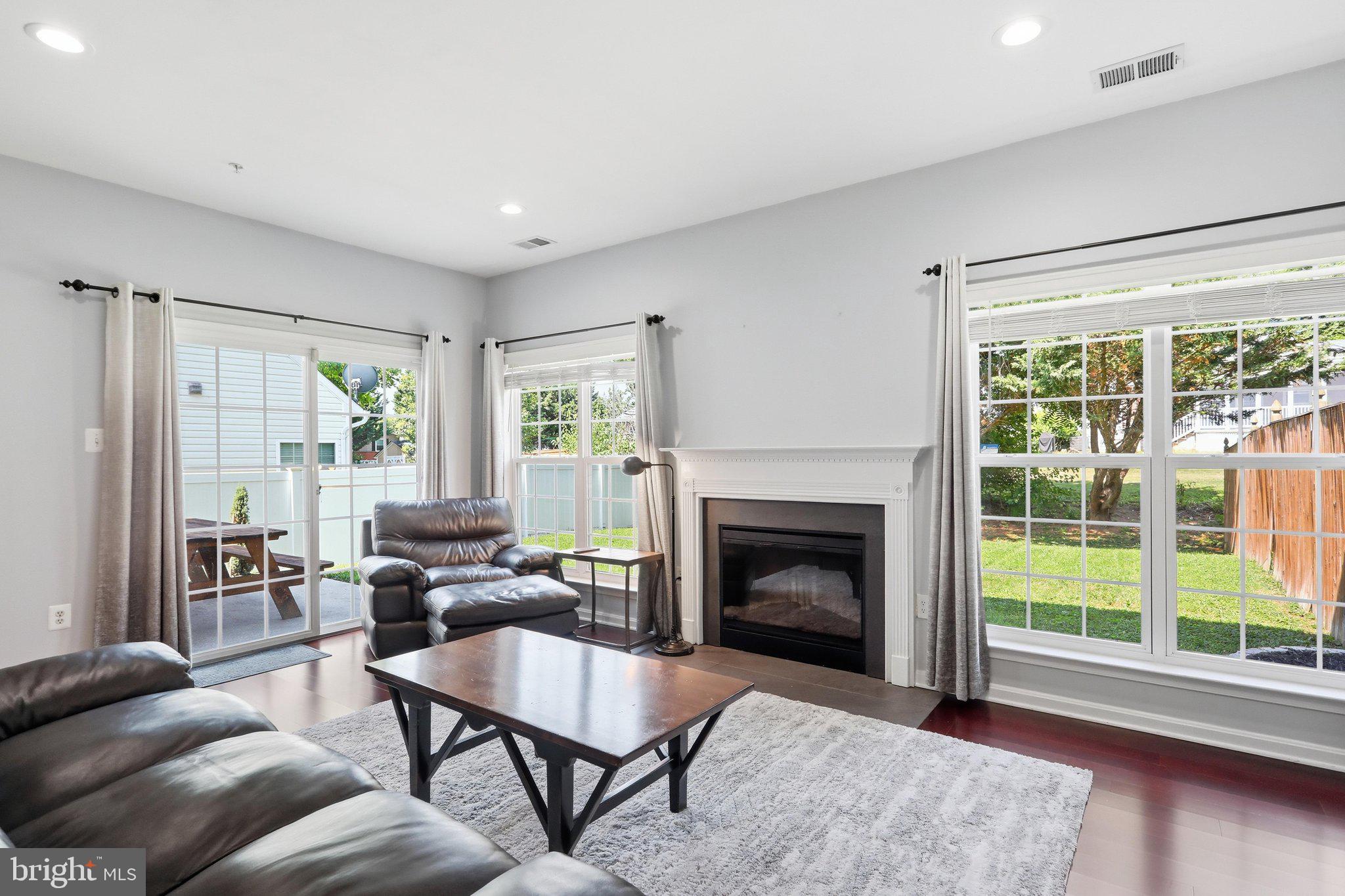 KENSINGTON VILLAS - Residential