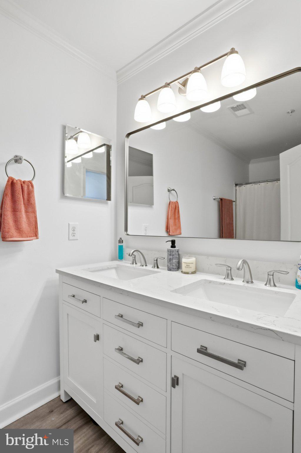 KENSINGTON VILLAS - Residential