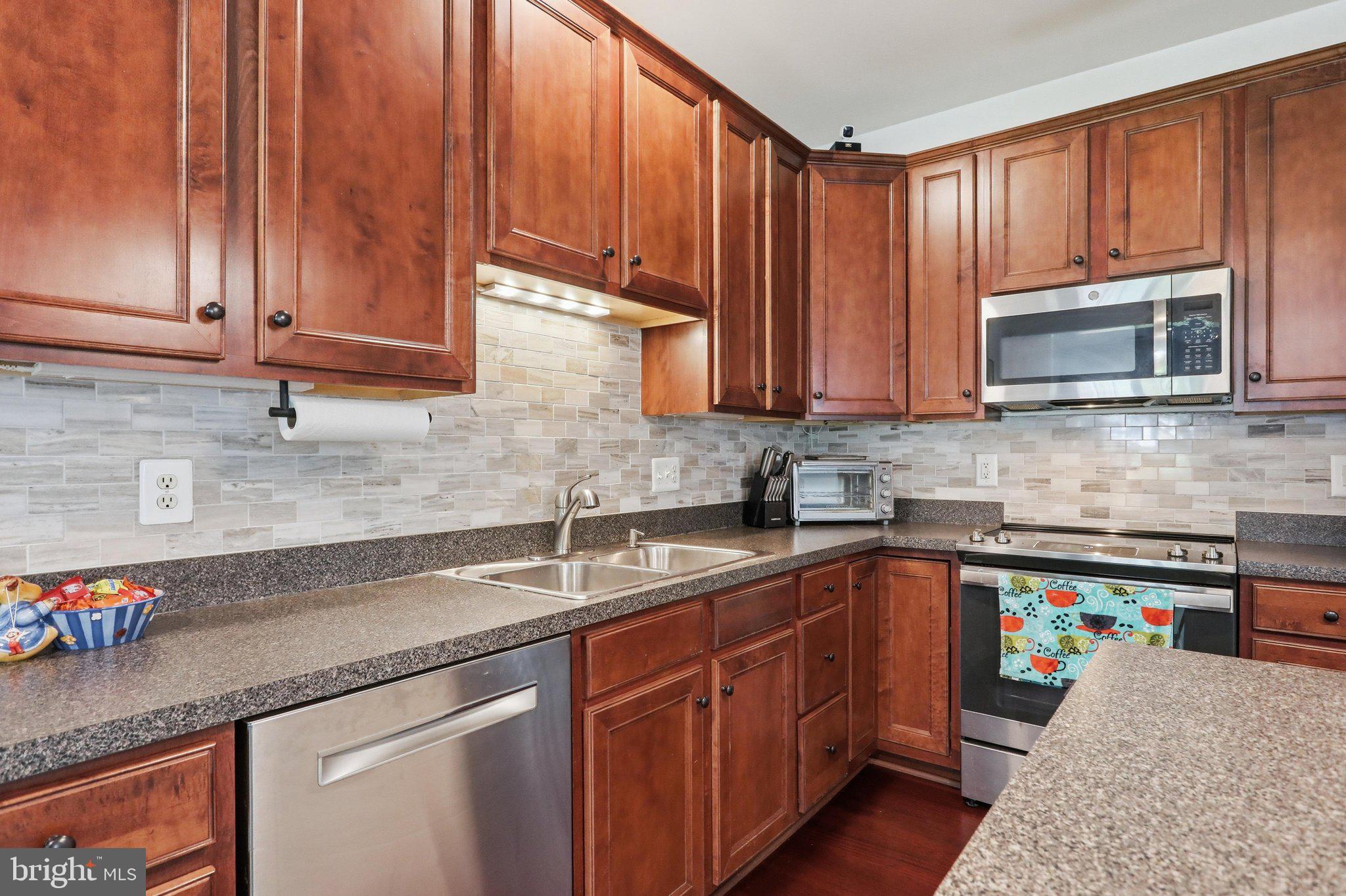 KENSINGTON VILLAS - Residential
