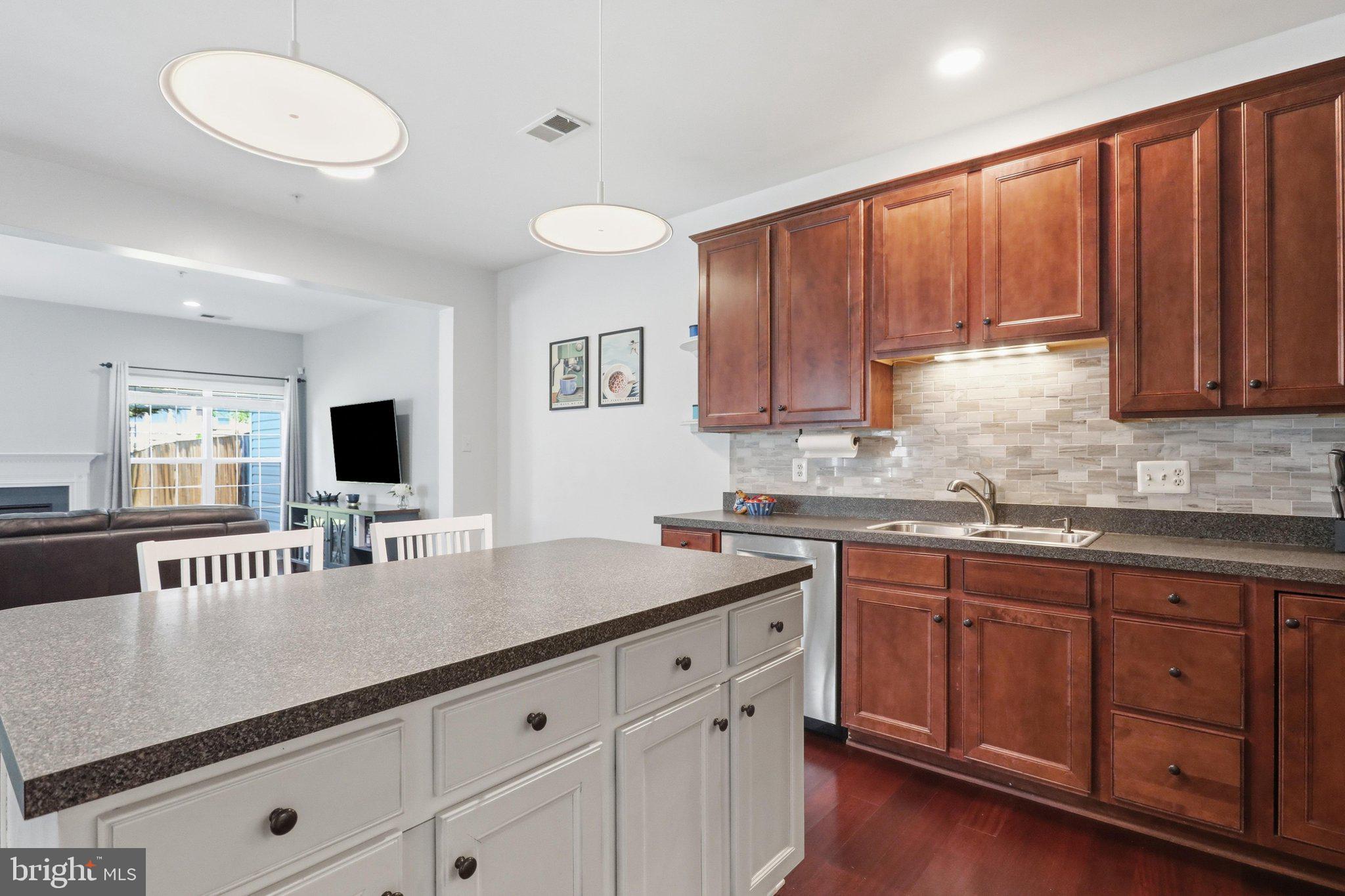 KENSINGTON VILLAS - Residential