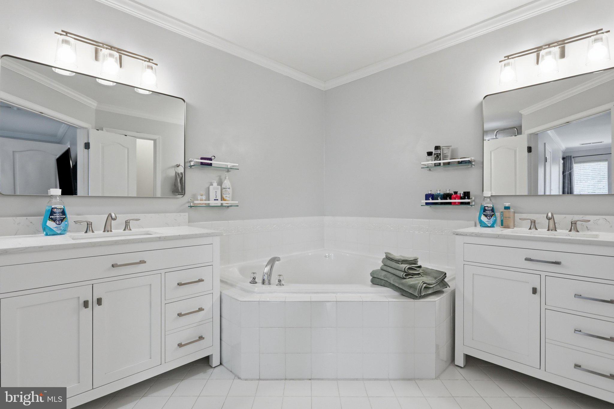 KENSINGTON VILLAS - Residential