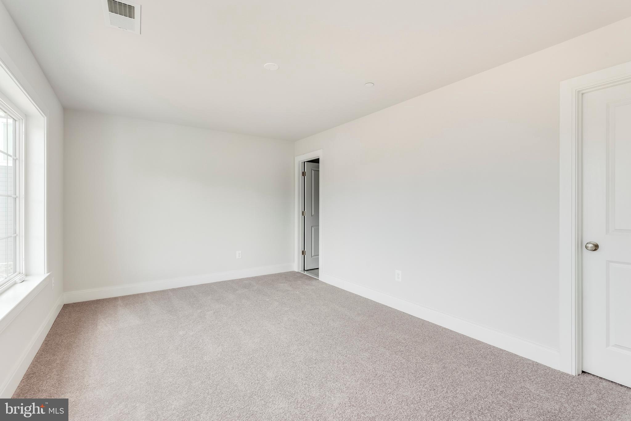 SOUTH RIVER CROSSING - Residential