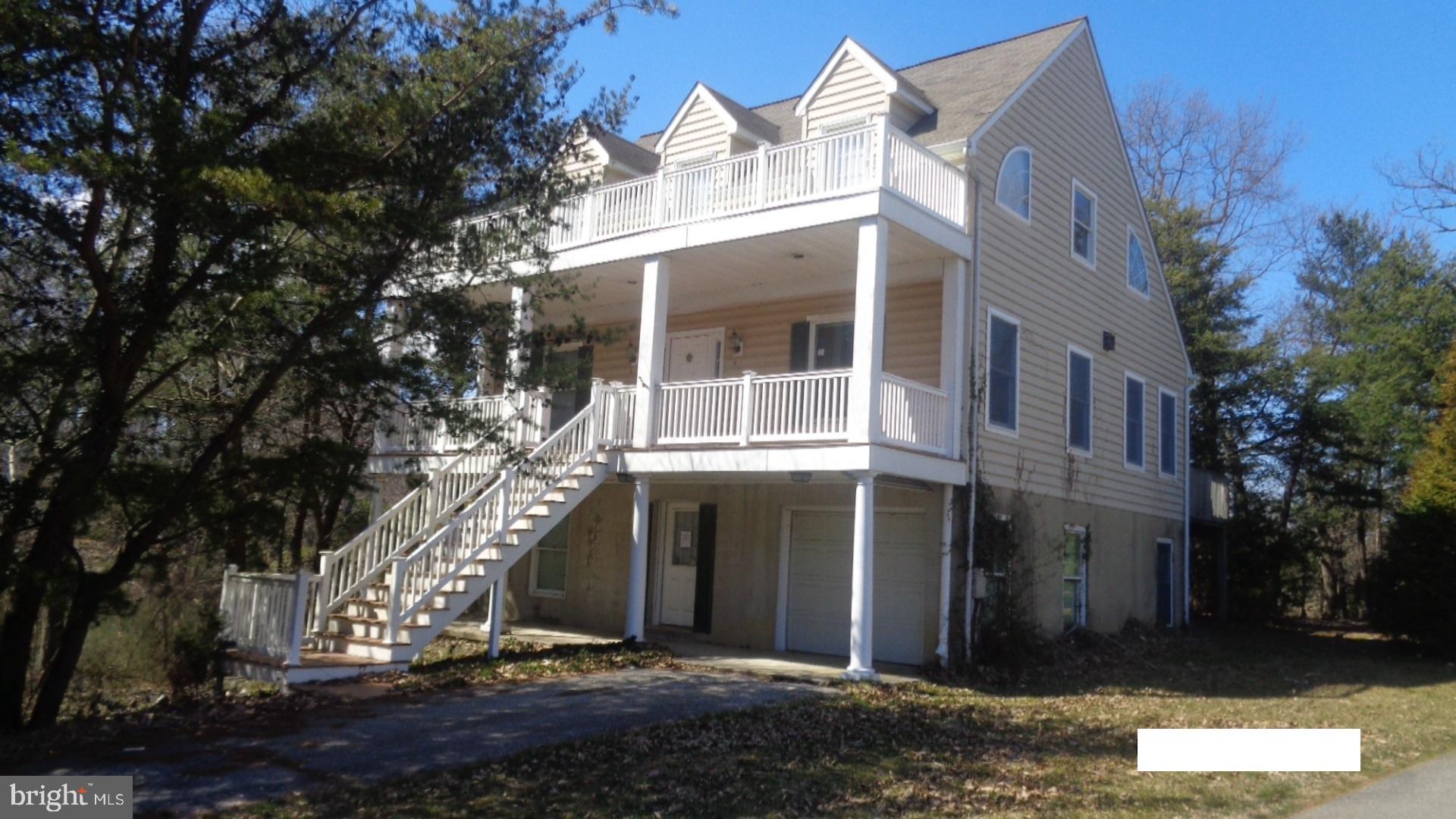 Water lovers RUN to this one! Priced appropriately. Carolina Plantation style home located on Chase Pond in Annapolis Roads. Bay/Pond views. Cul-de-sac location, Super private and serene location. Special Taxing Dist. Worth every dollar. Huge elevated home waiting for your personal touch. Call us for more information. WILL NOT LAST!